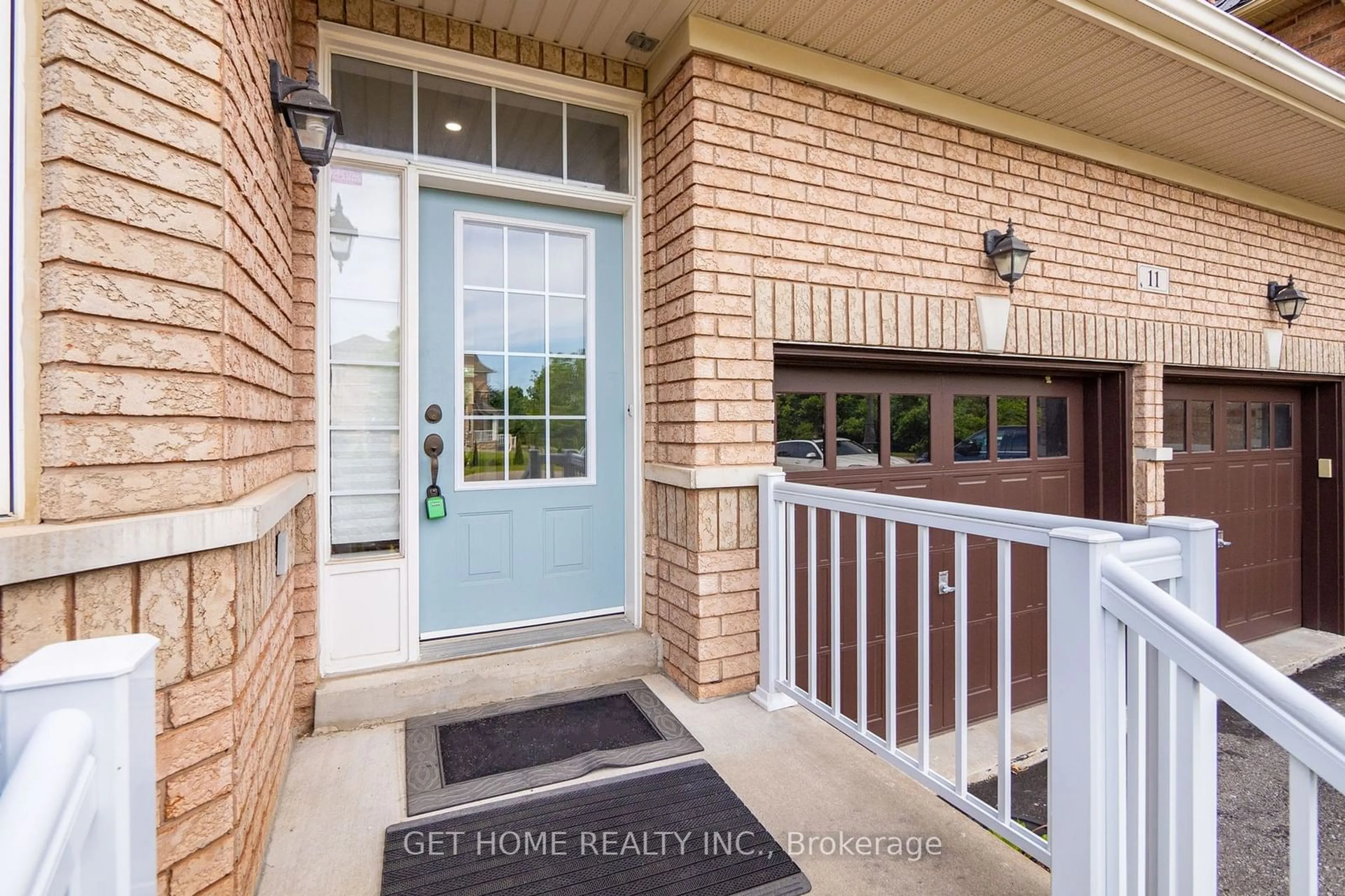 Indoor entryway, wood floors for 11 Everton Crt, Markham Ontario L6B 0L3