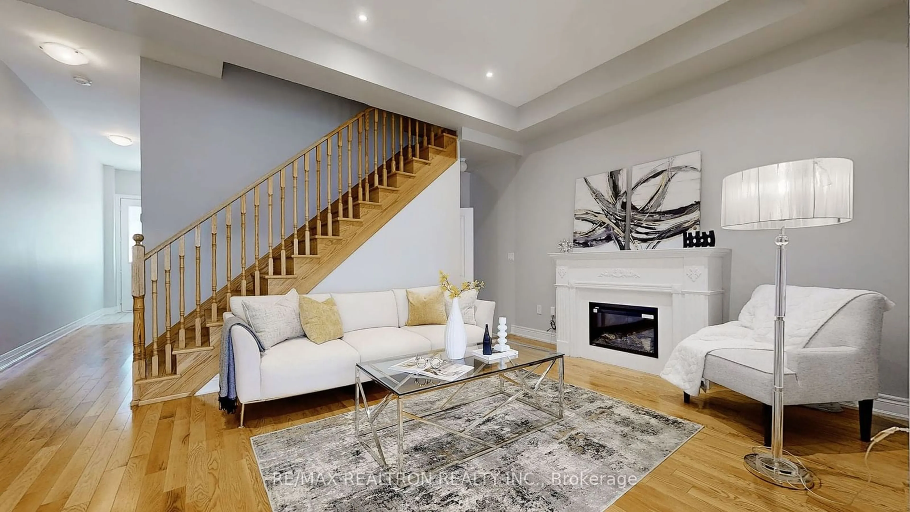 Living room, wood floors for 8 Kingsville Lane, Richmond Hill Ontario L4C 7V6