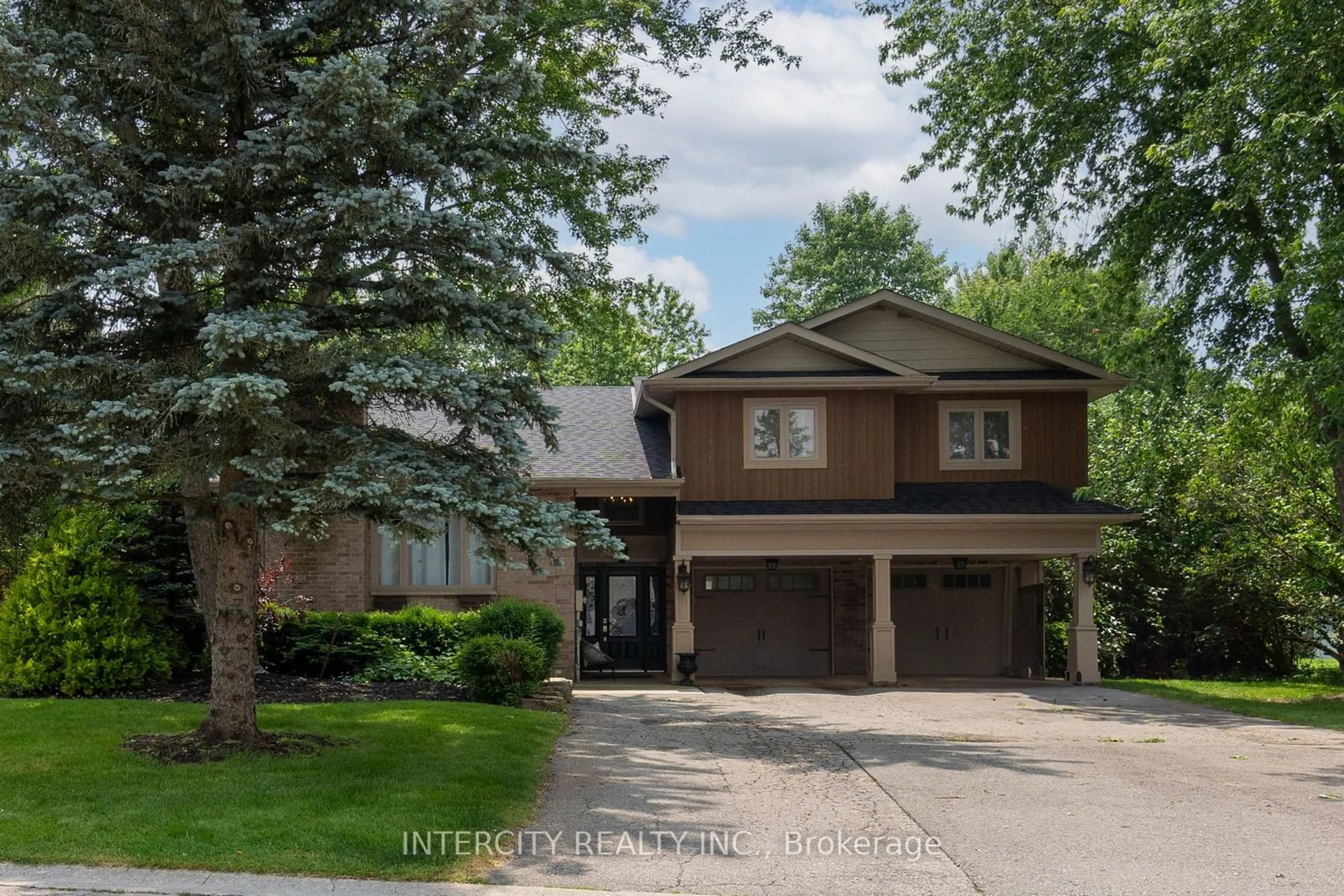 Frontside or backside of a home, the street view for 31 Archibald Rd, King Ontario L7B 0E5