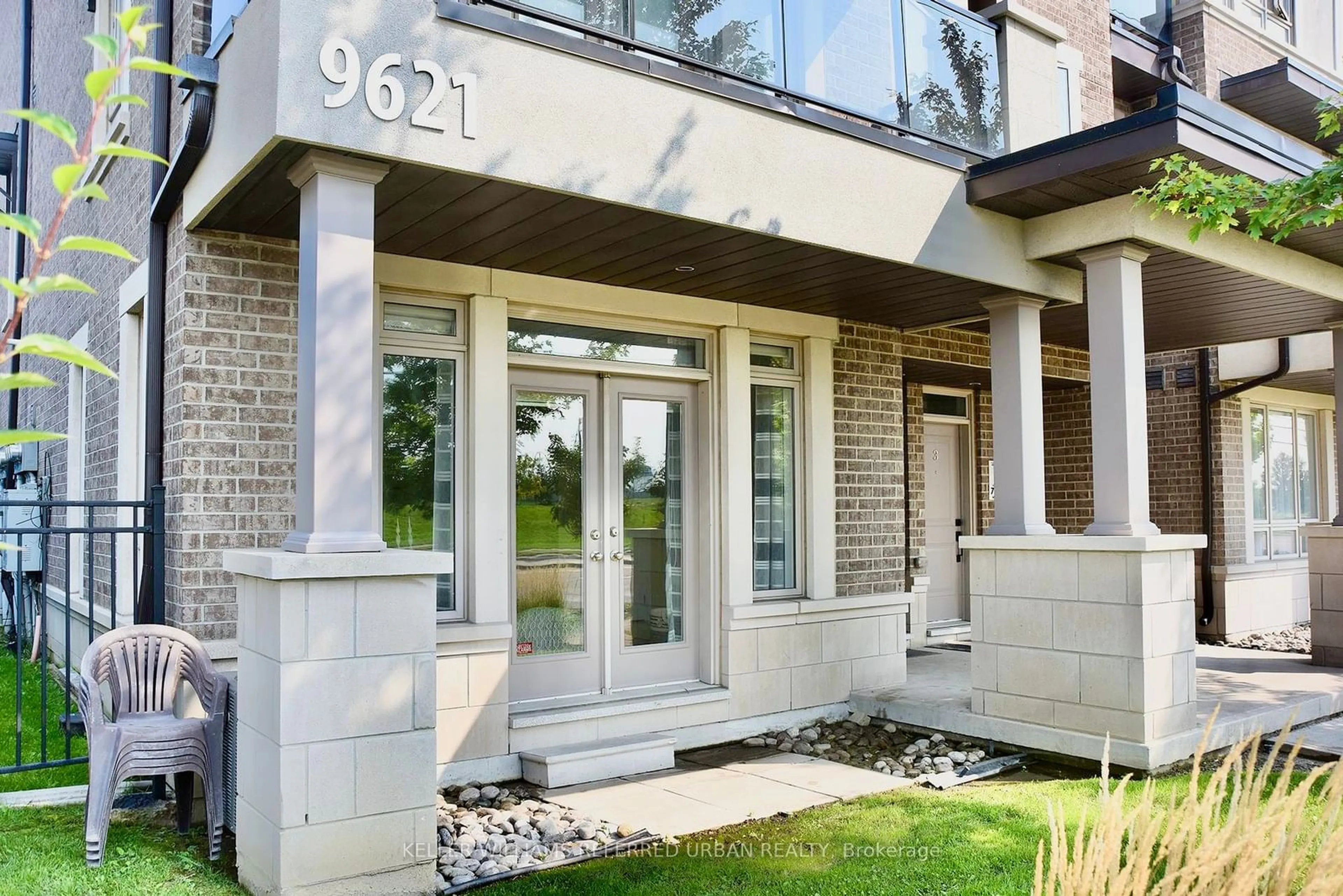 Home with brick exterior material for 9621 Jane St #1, Vaughan Ontario L6A 4G5