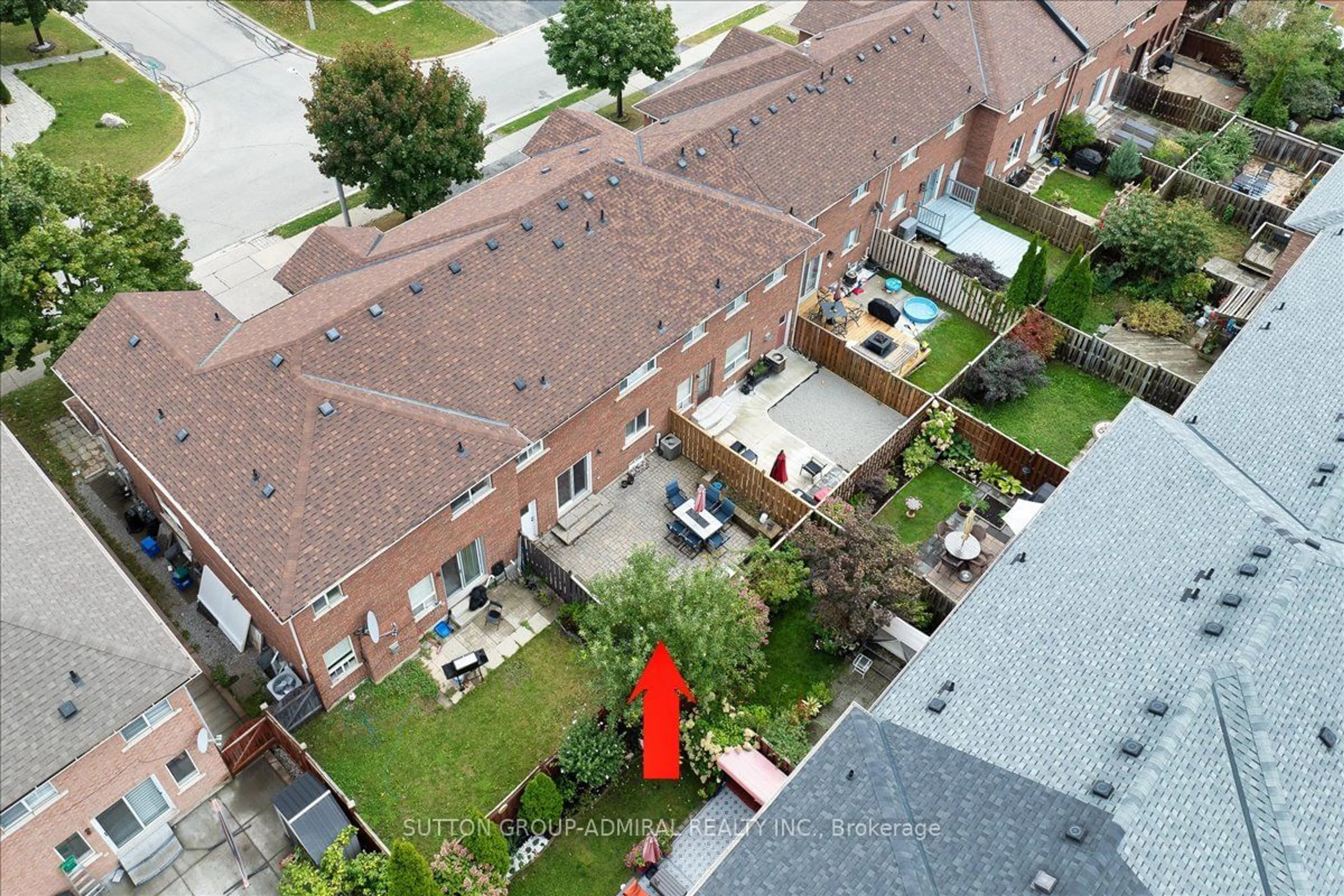 A pic from exterior of the house or condo, the street view for 24 Lucerne Dr, Vaughan Ontario L4H 2Y2