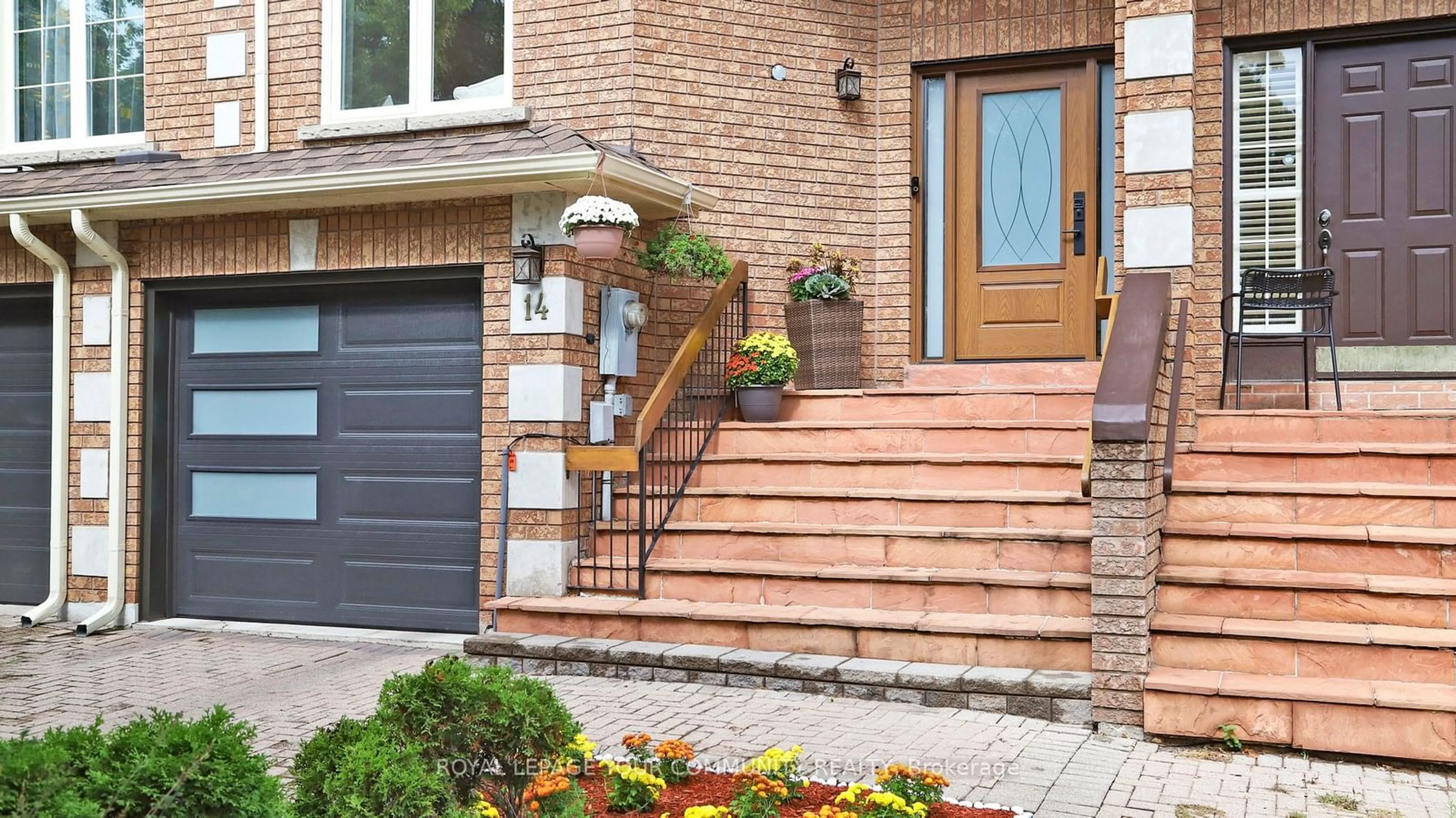 Home with brick exterior material for 14 Royal Manor Cres, Richmond Hill Ontario L4B 3N5