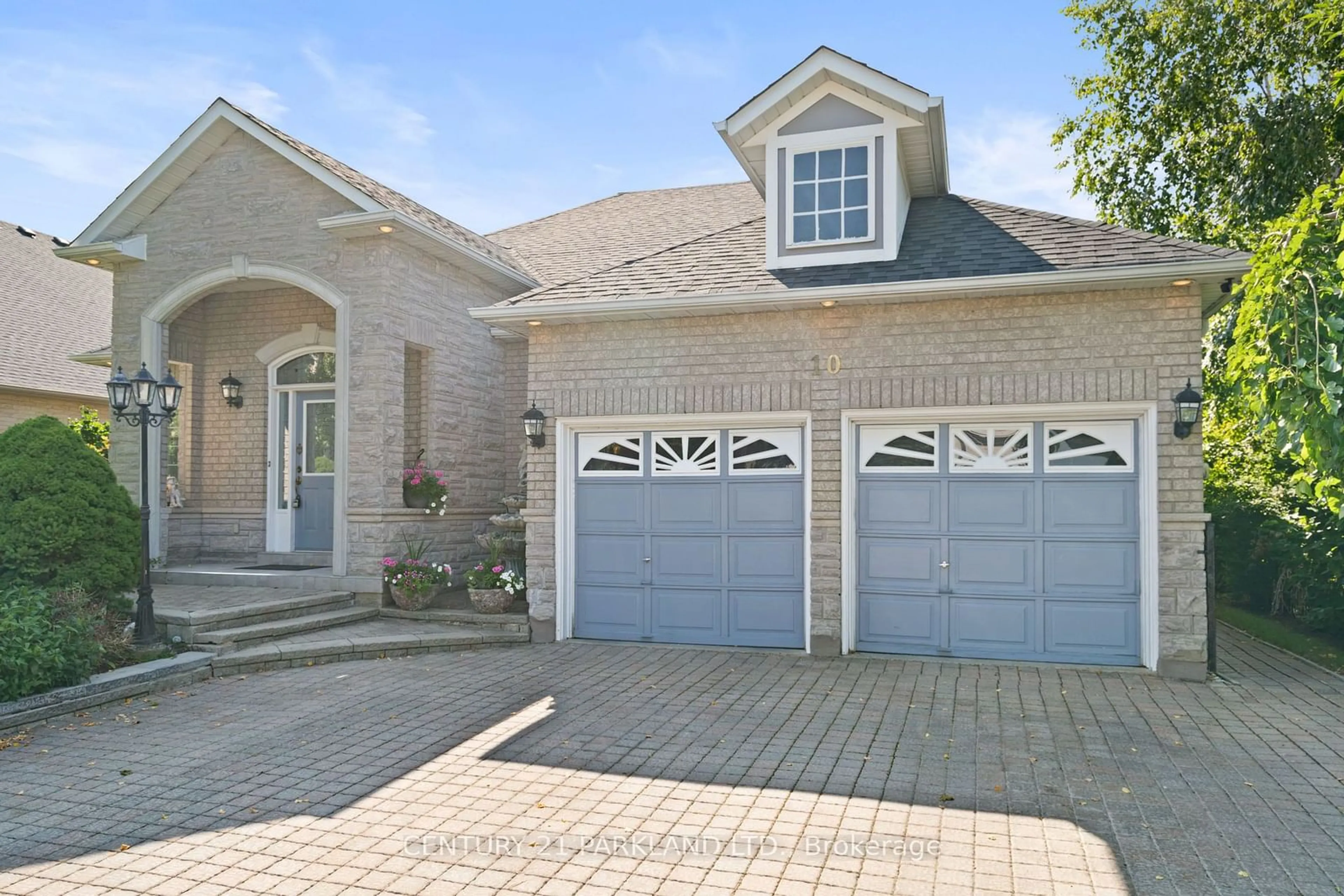 Home with brick exterior material for 10 Kilmarnoch Ave, Vaughan Ontario L6A 2G2