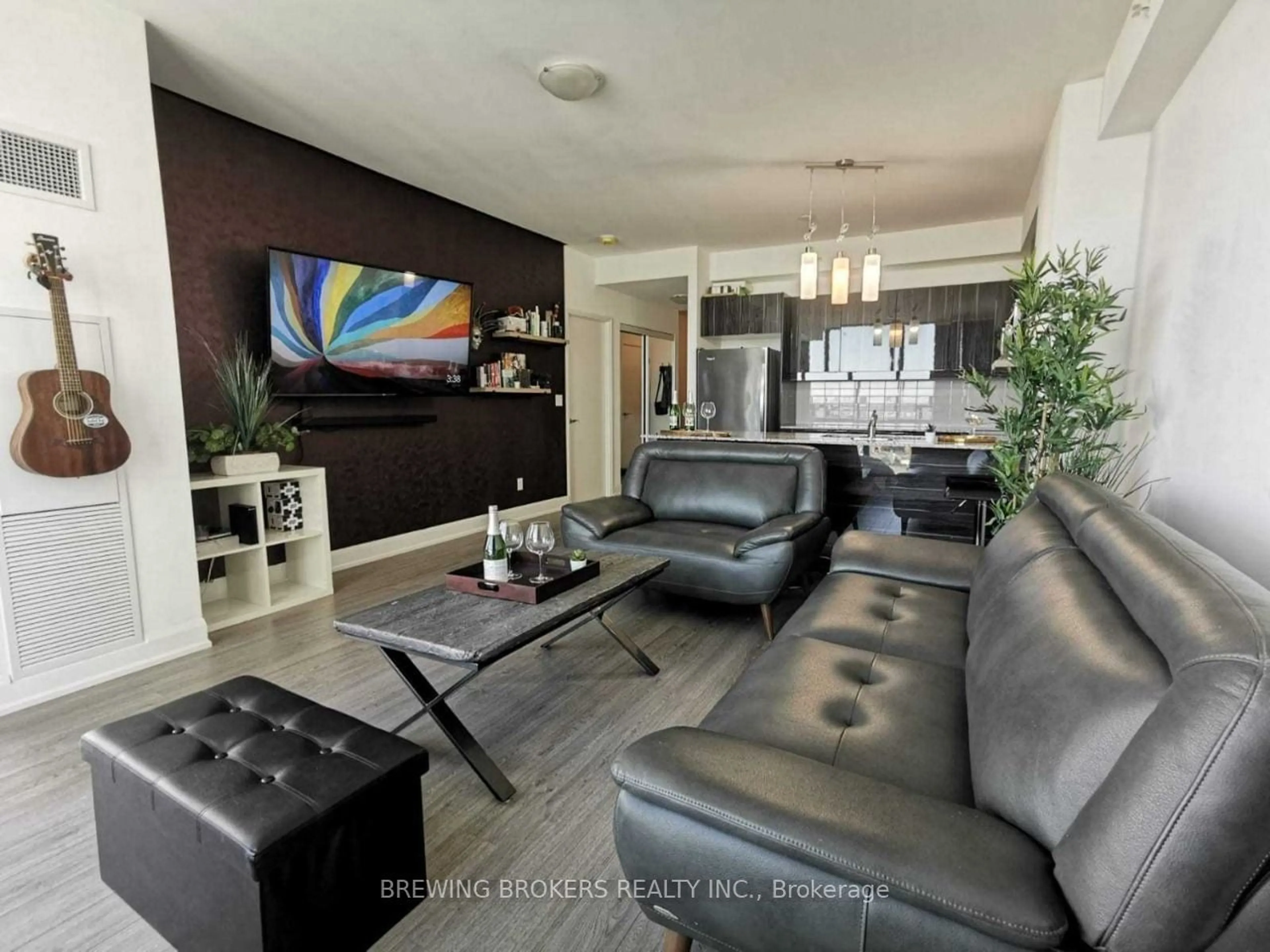 Living room for 2910 Highway 7 Rd #1902, Vaughan Ontario L4K 0H8