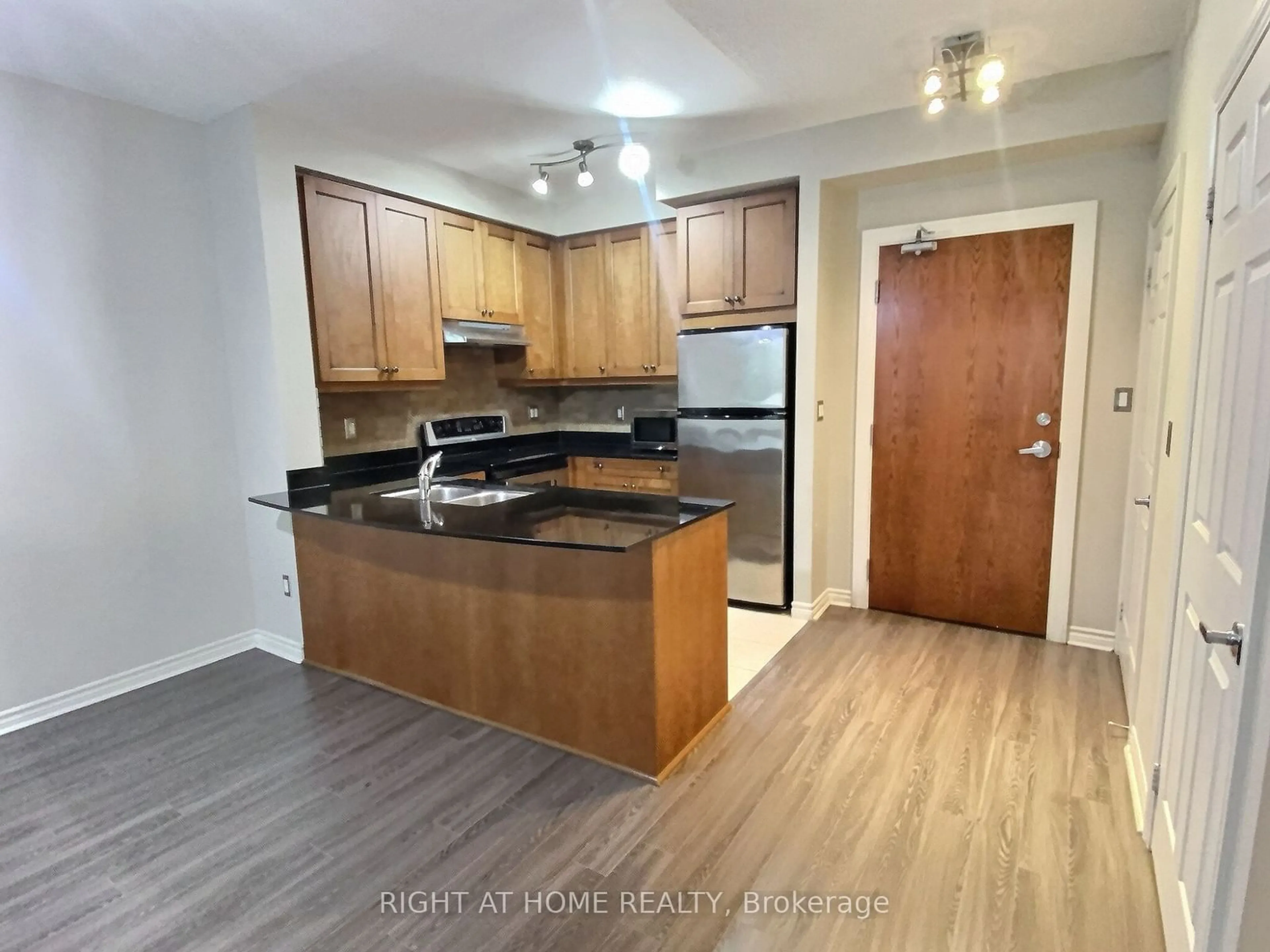 Standard kitchen, wood floors for 4620 Highway 7 Rd ##107, Vaughan Ontario L4L 0B3