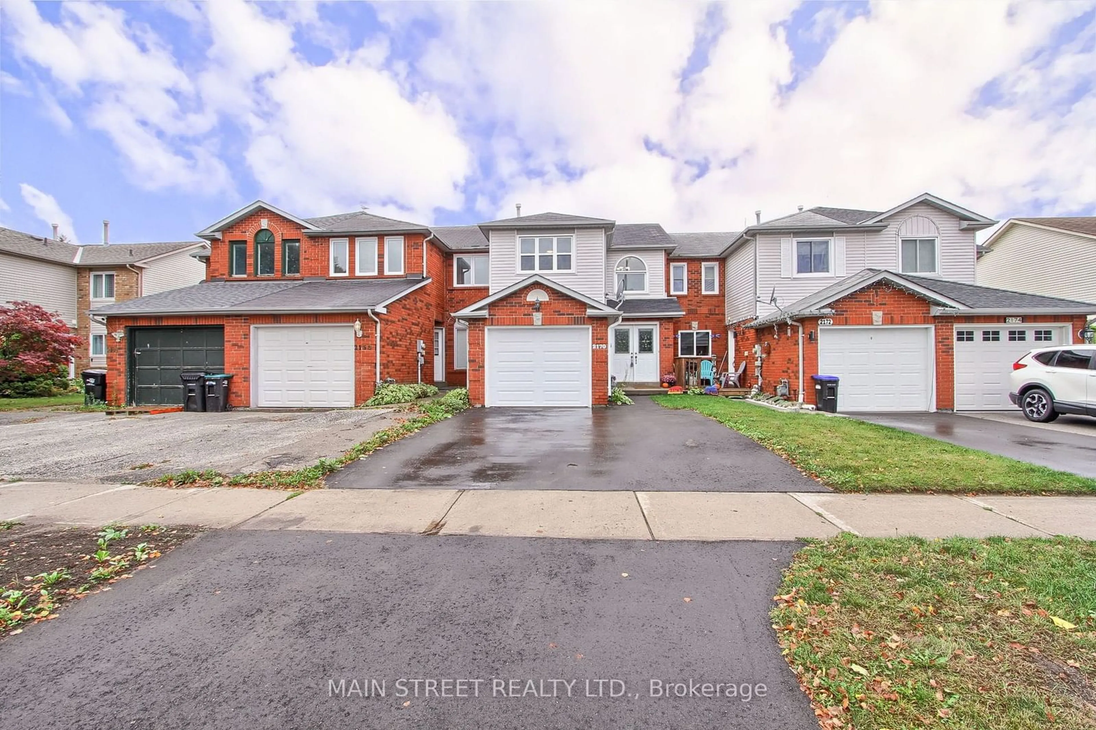 A pic from exterior of the house or condo, the street view for 2170 Ferguson St, Innisfil Ontario L9S 1X6