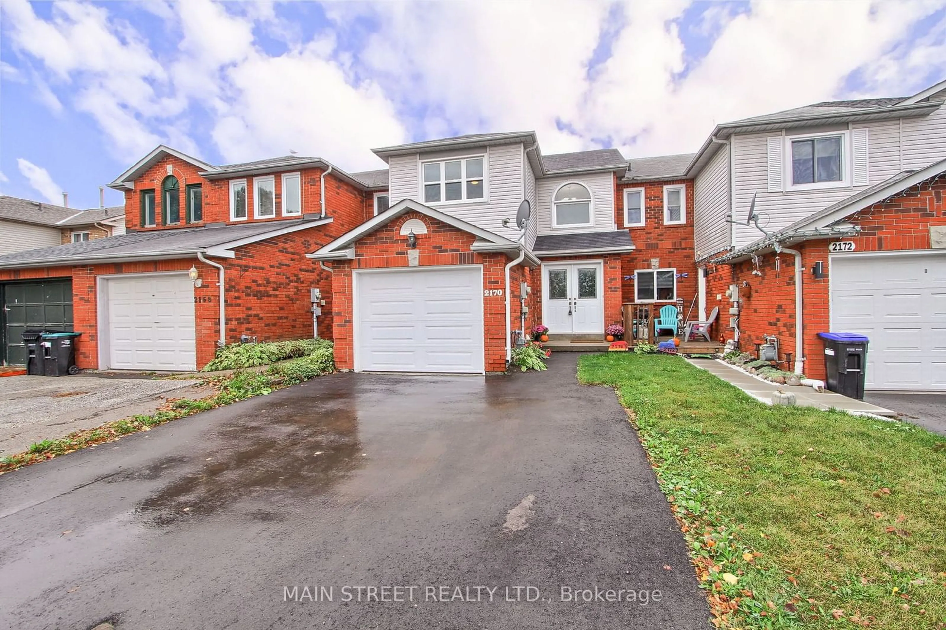 A pic from exterior of the house or condo, the street view for 2170 Ferguson St, Innisfil Ontario L9S 1X6