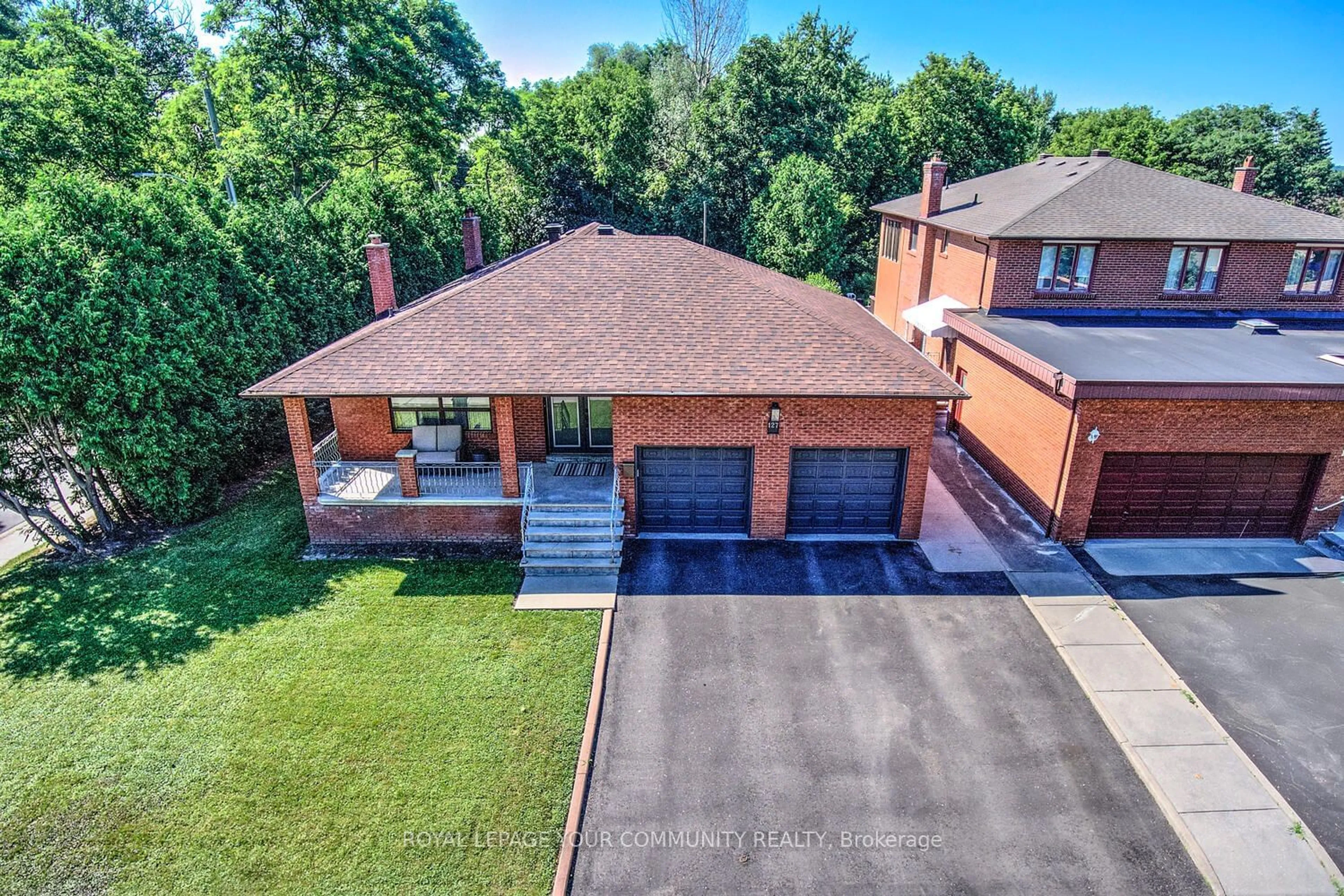 Home with brick exterior material for 127 Marsi Rd, Richmond Hill Ontario L4C 5R3