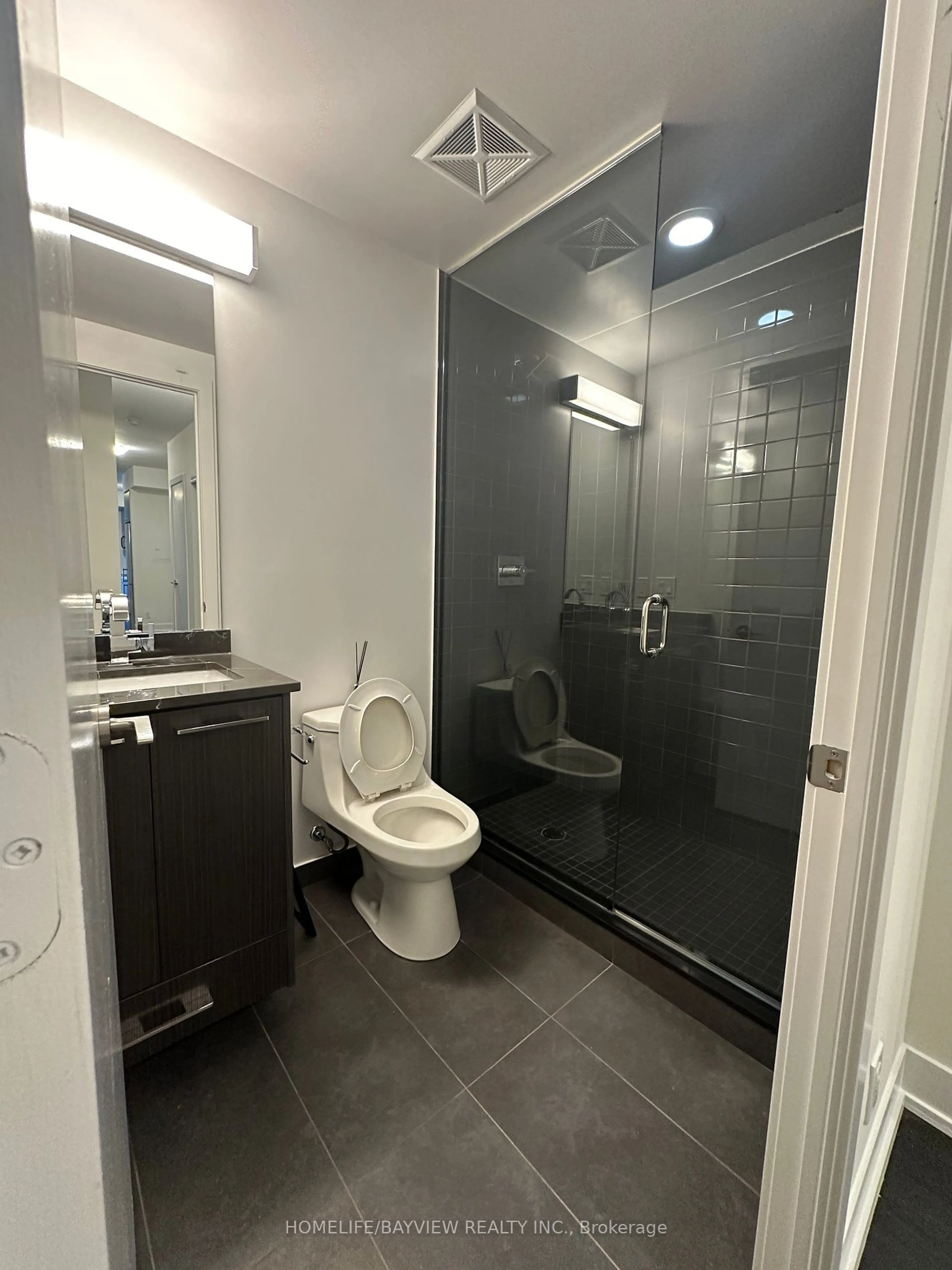 Standard bathroom, not visible floor for 9471 Yonge St #641, Richmond Hill Ontario L4C 0Z5