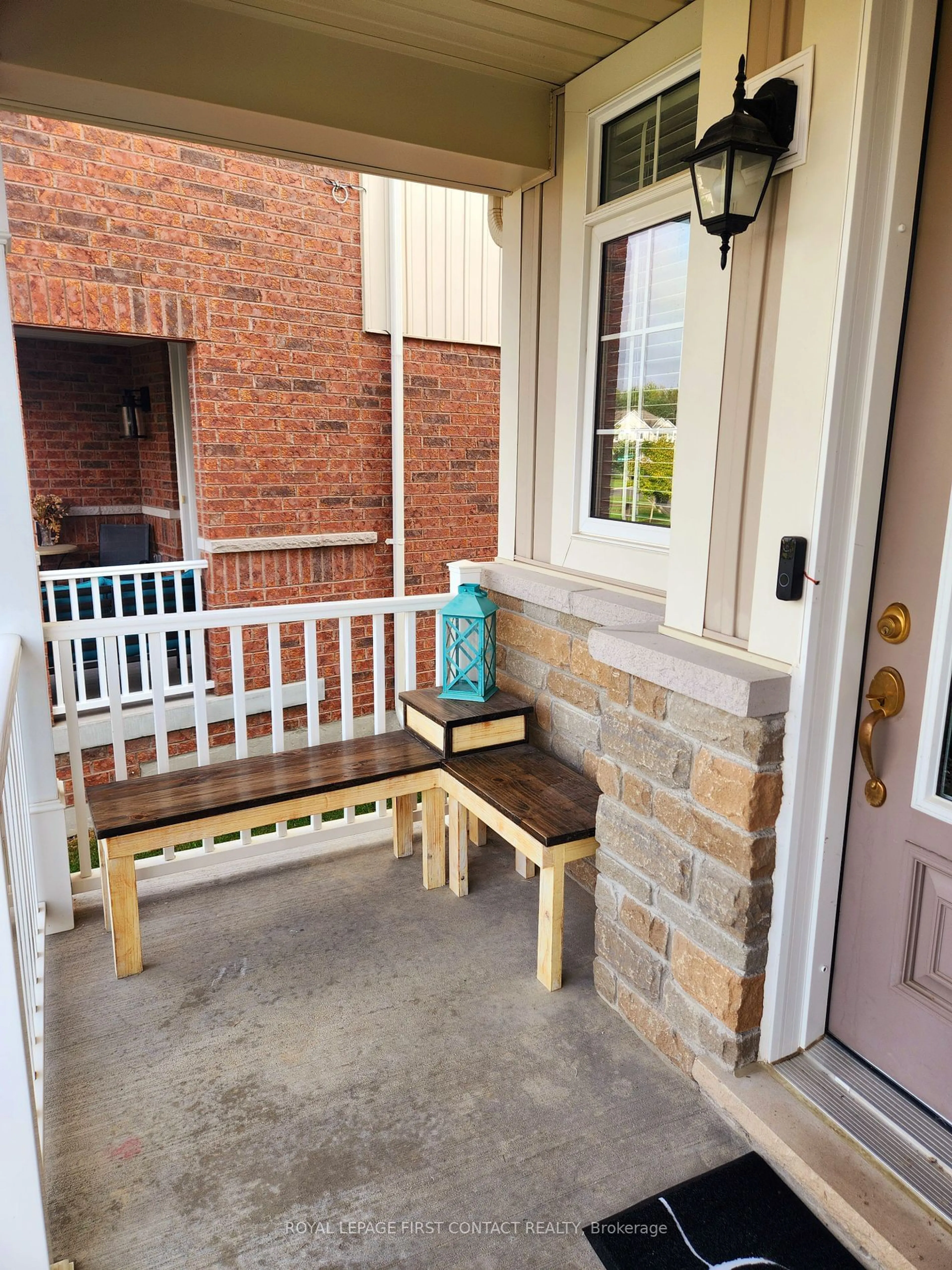 Indoor entryway for 140 Mount Cres, Essa Ontario L0M 1B5