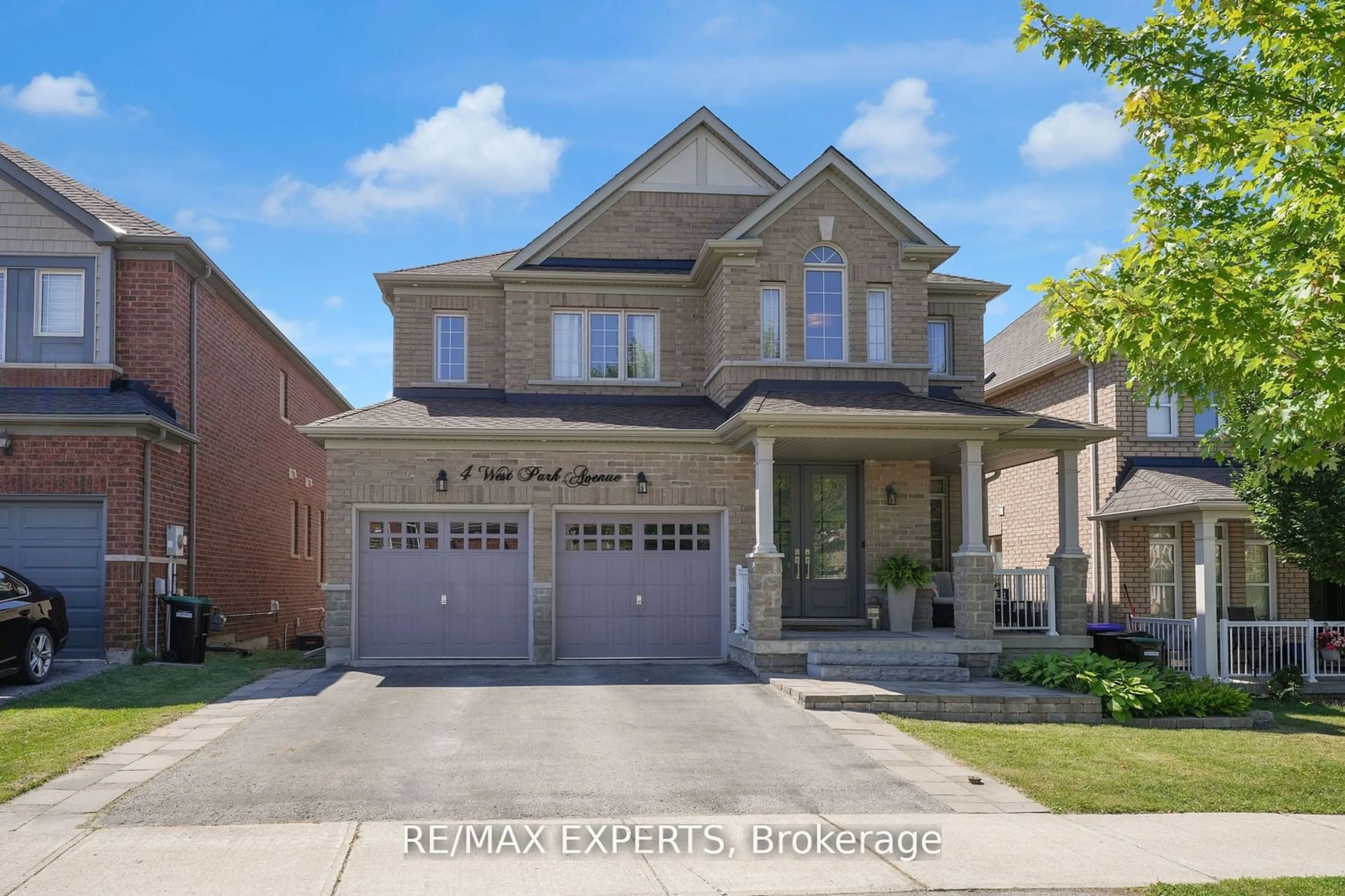 Frontside or backside of a home, the street view for 4 West Park Ave, Bradford West Gwillimbury Ontario L3Z 0A8