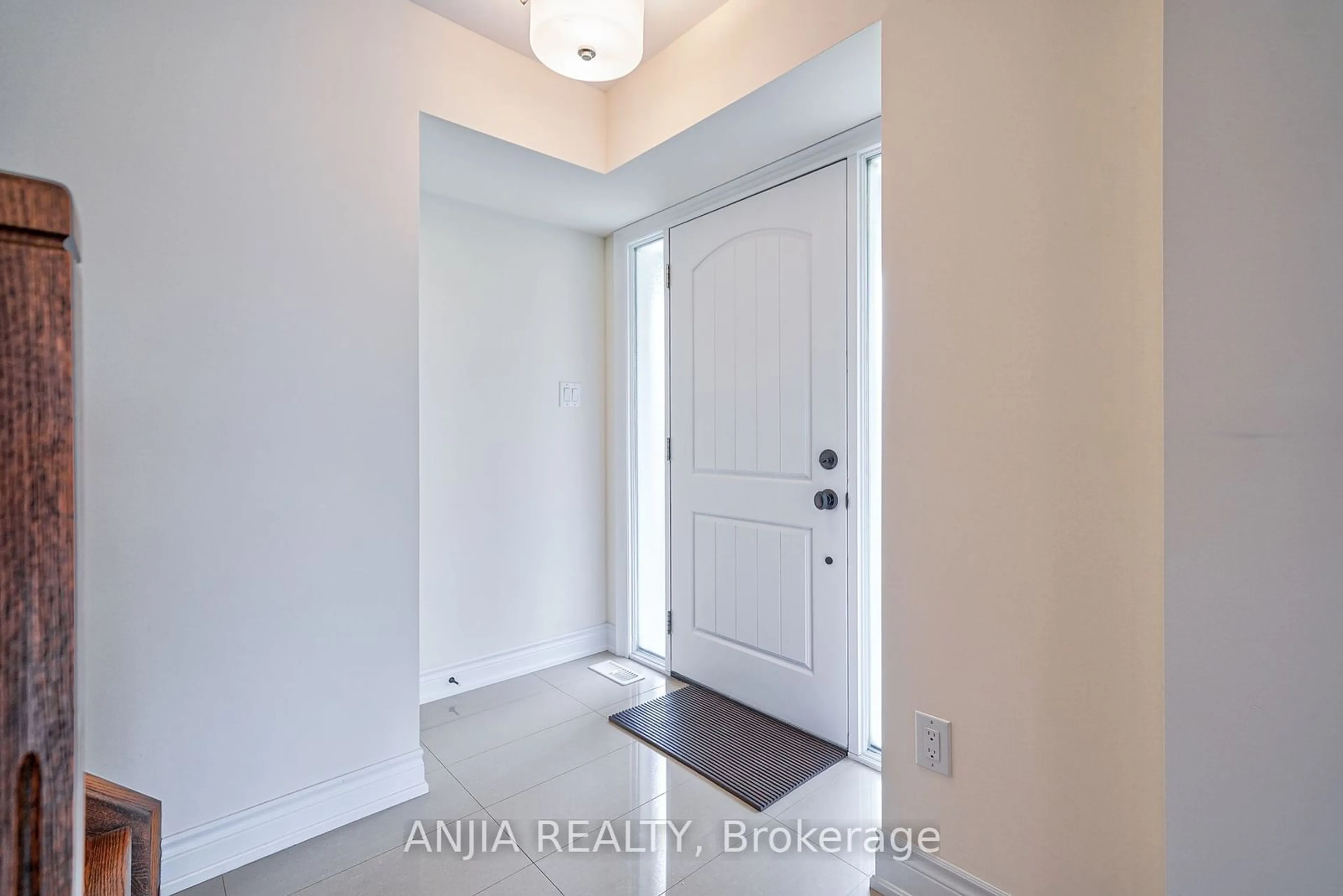 Indoor entryway, unknown floor for 26 Island Green Lane, Markham Ontario L6C 0Y7