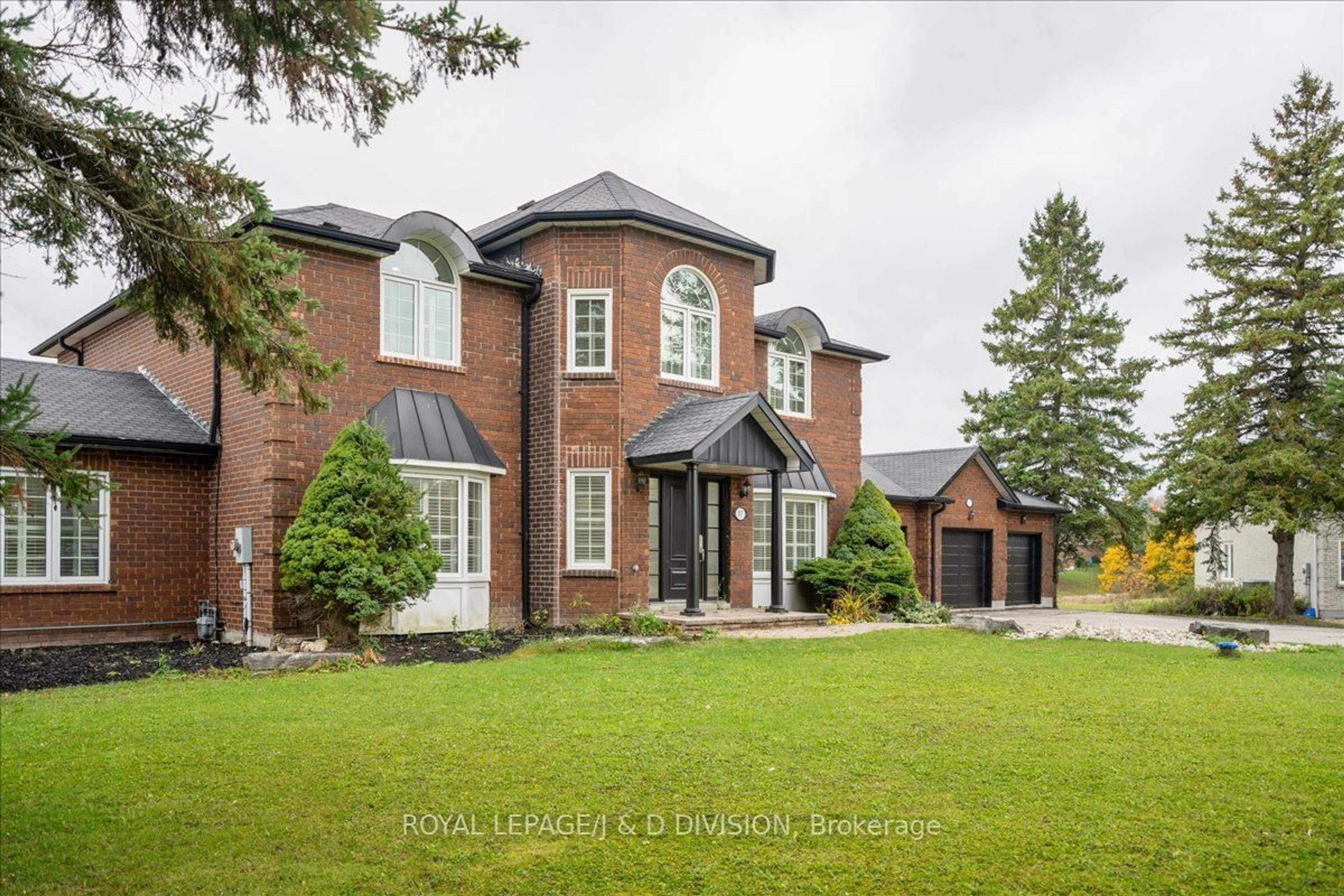 Home with brick exterior material for 17 Sleepy Hollow Lane, Whitchurch-Stouffville Ontario L4A 7X4