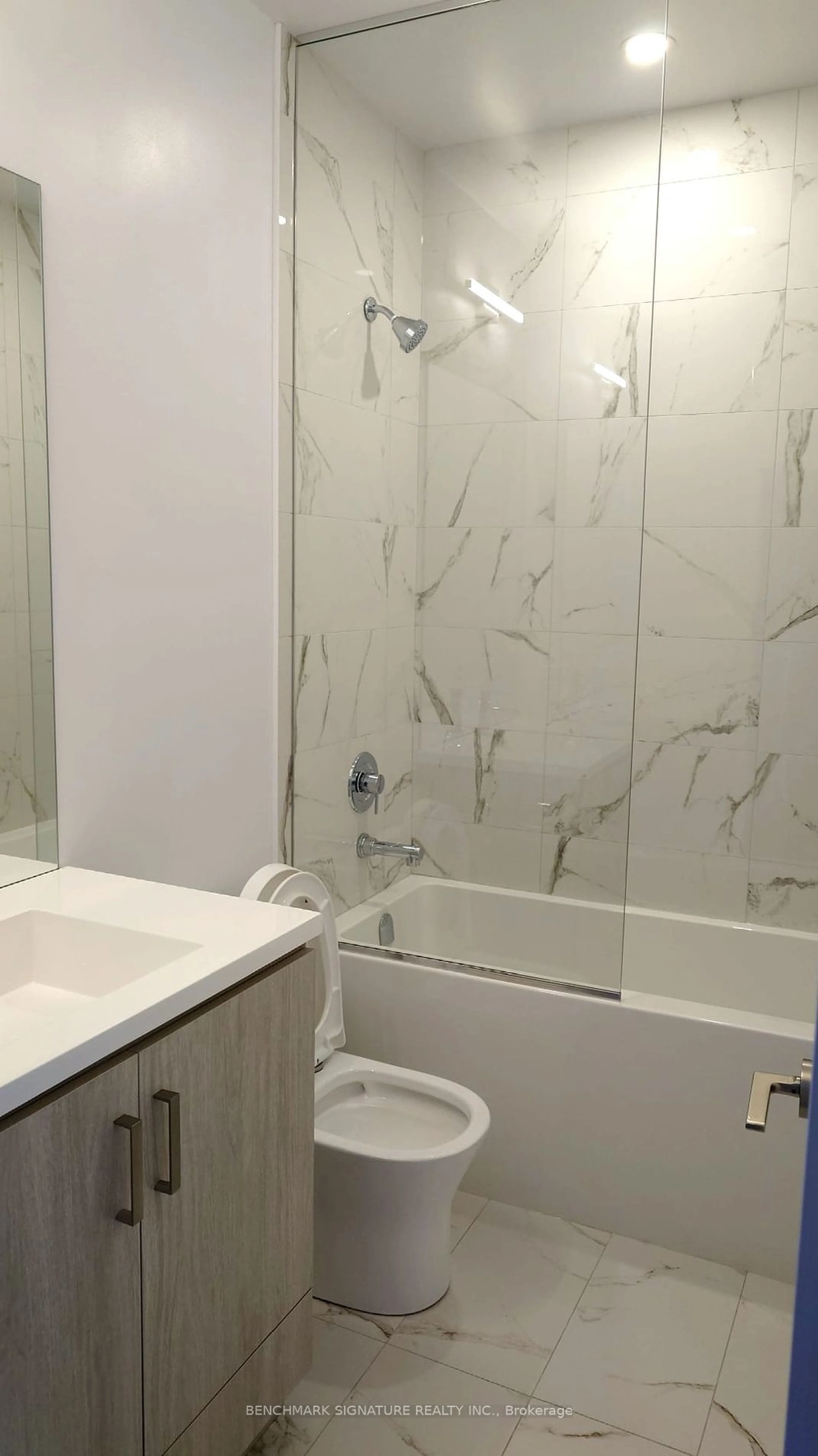 Standard bathroom, not visible floor for 60 Honeycrisp Cres #306, Vaughan Ontario L4K 0N5