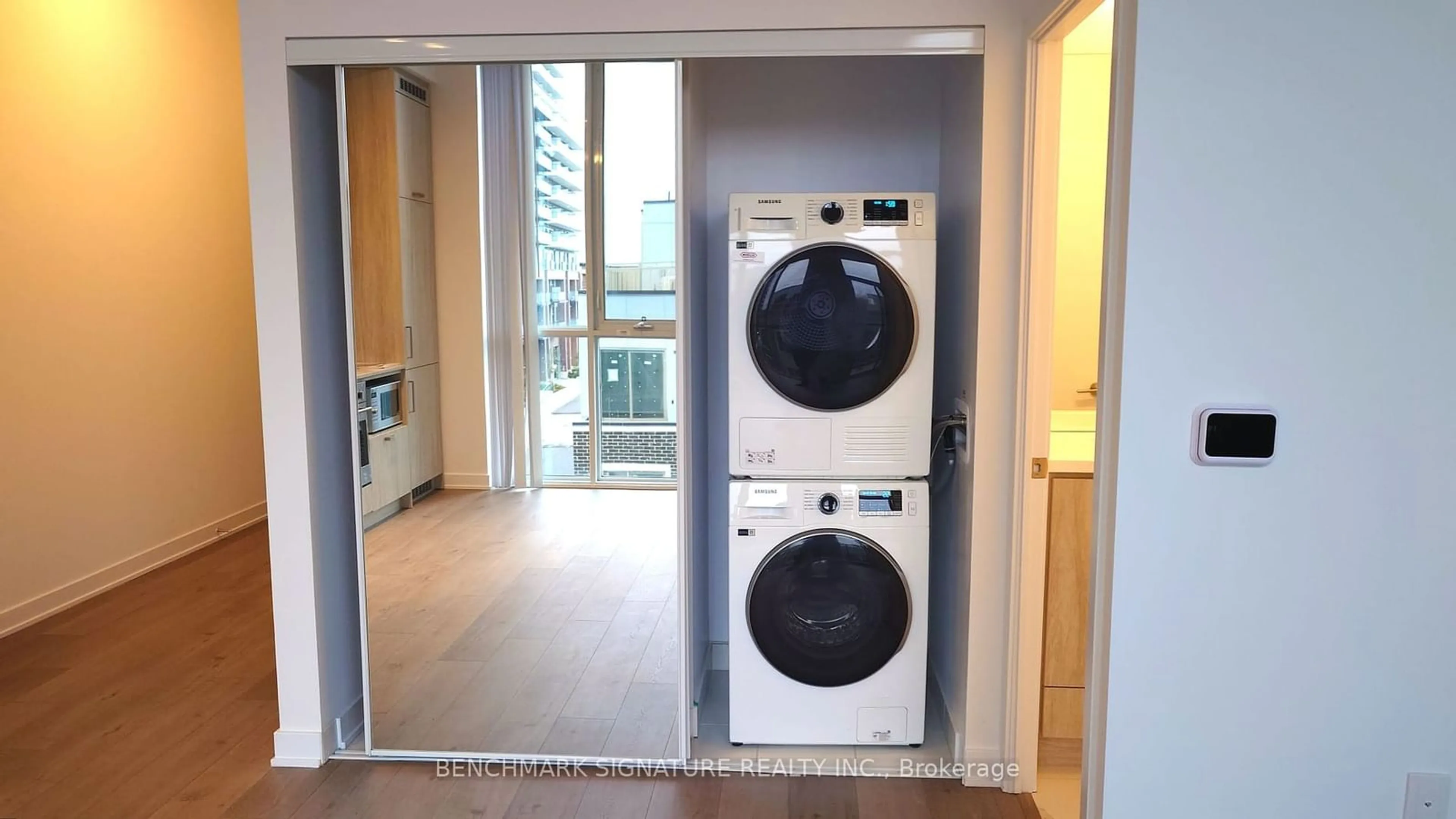 Laundry room for 60 Honeycrisp Cres #306, Vaughan Ontario L4K 0N5