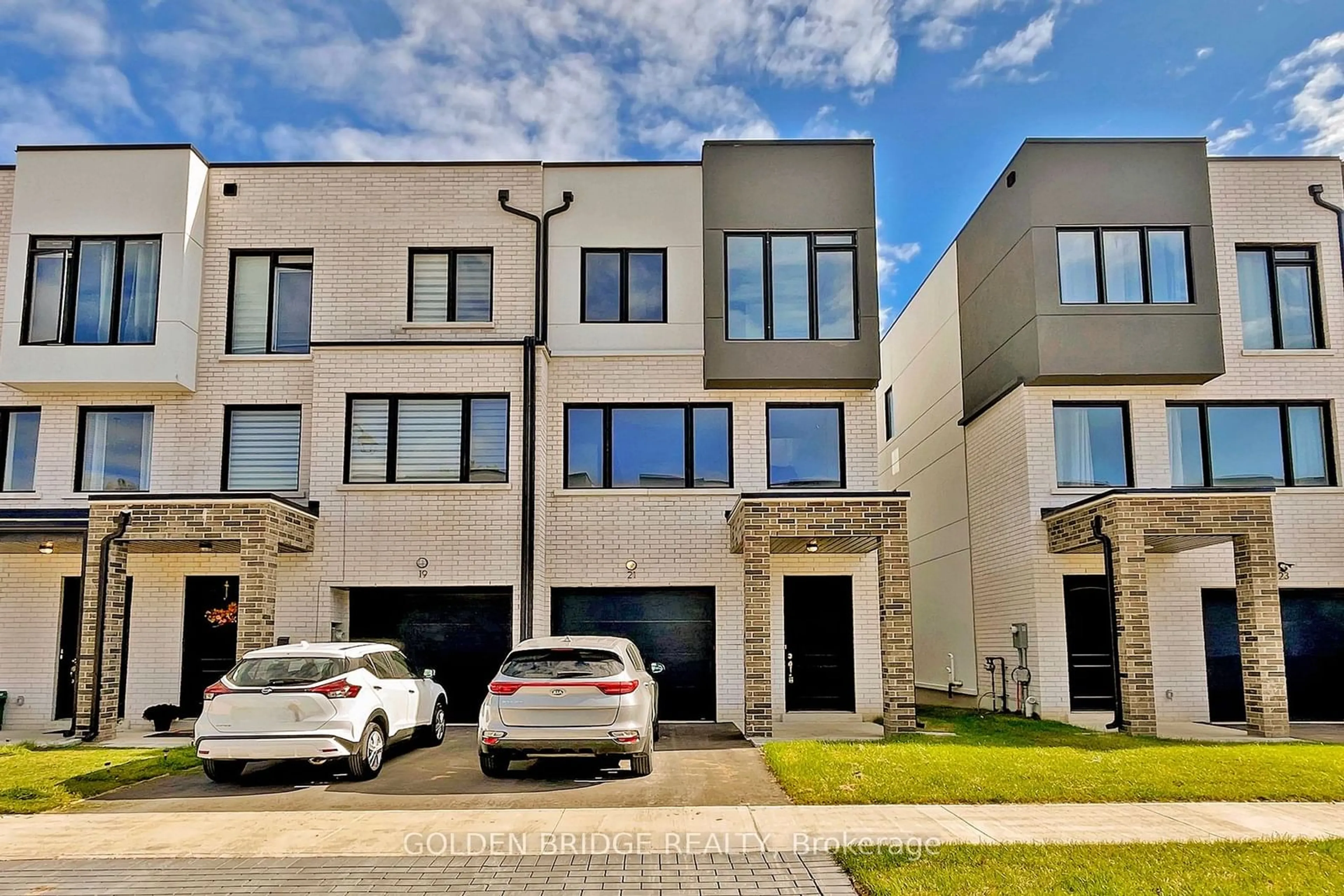 A pic from exterior of the house or condo, the street view for 21 Persica St, Richmond Hill Ontario L4E 2T3