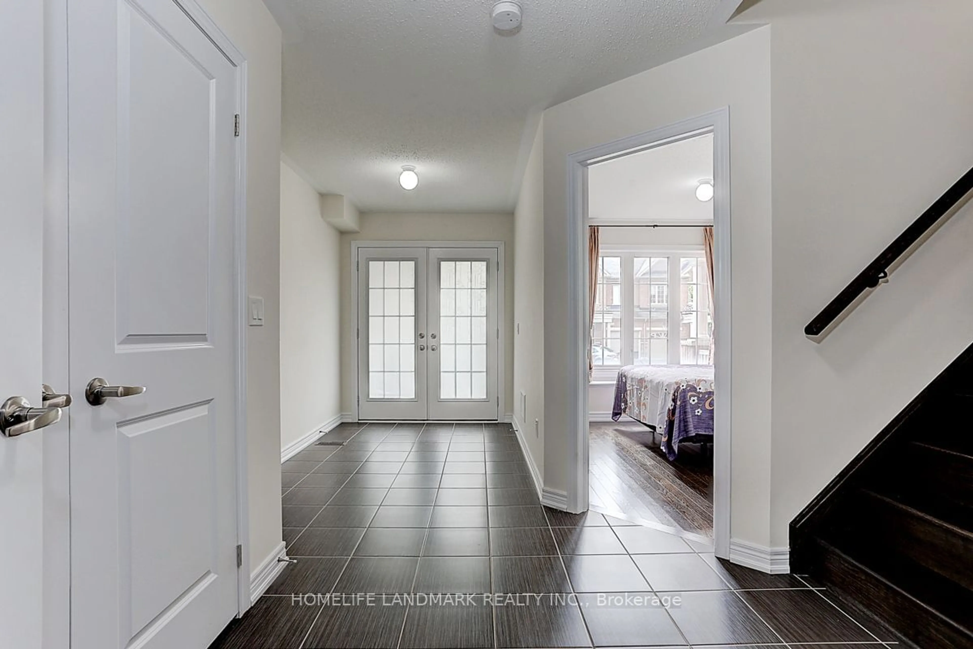 Indoor entryway for 127 Memon Pl, Markham Ontario L6E 0R9