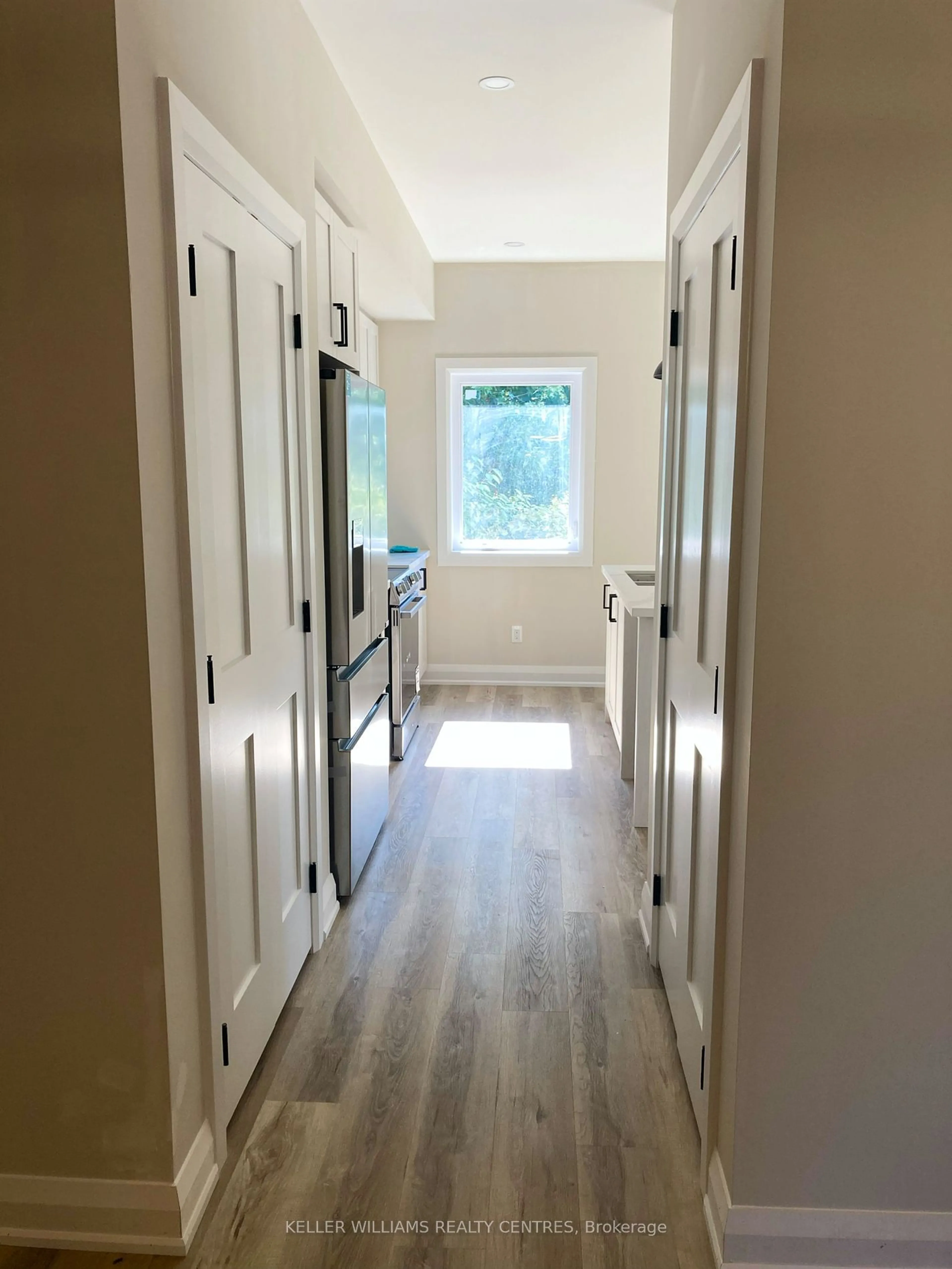 Indoor entryway, wood floors for 16 John Harvey St, Uxbridge Ontario L9P 1C3