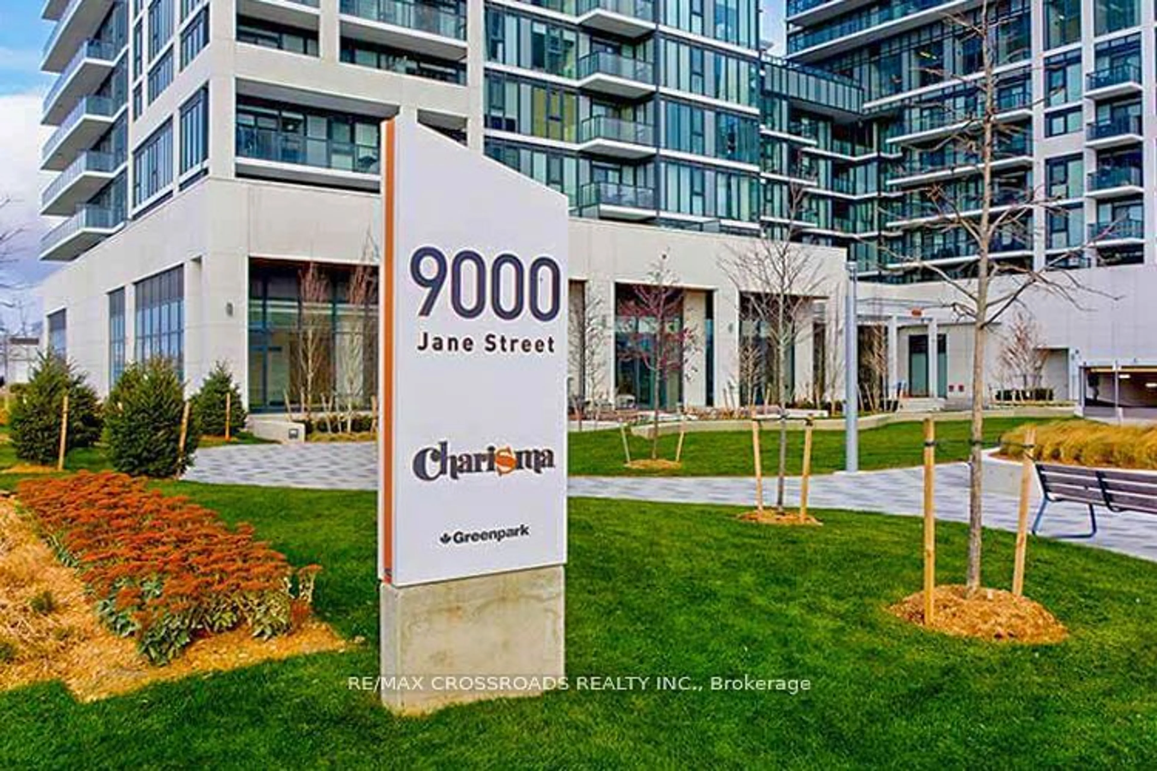 Indoor foyer for 9000 Jane St #1717, Vaughan Ontario L4K 0M6