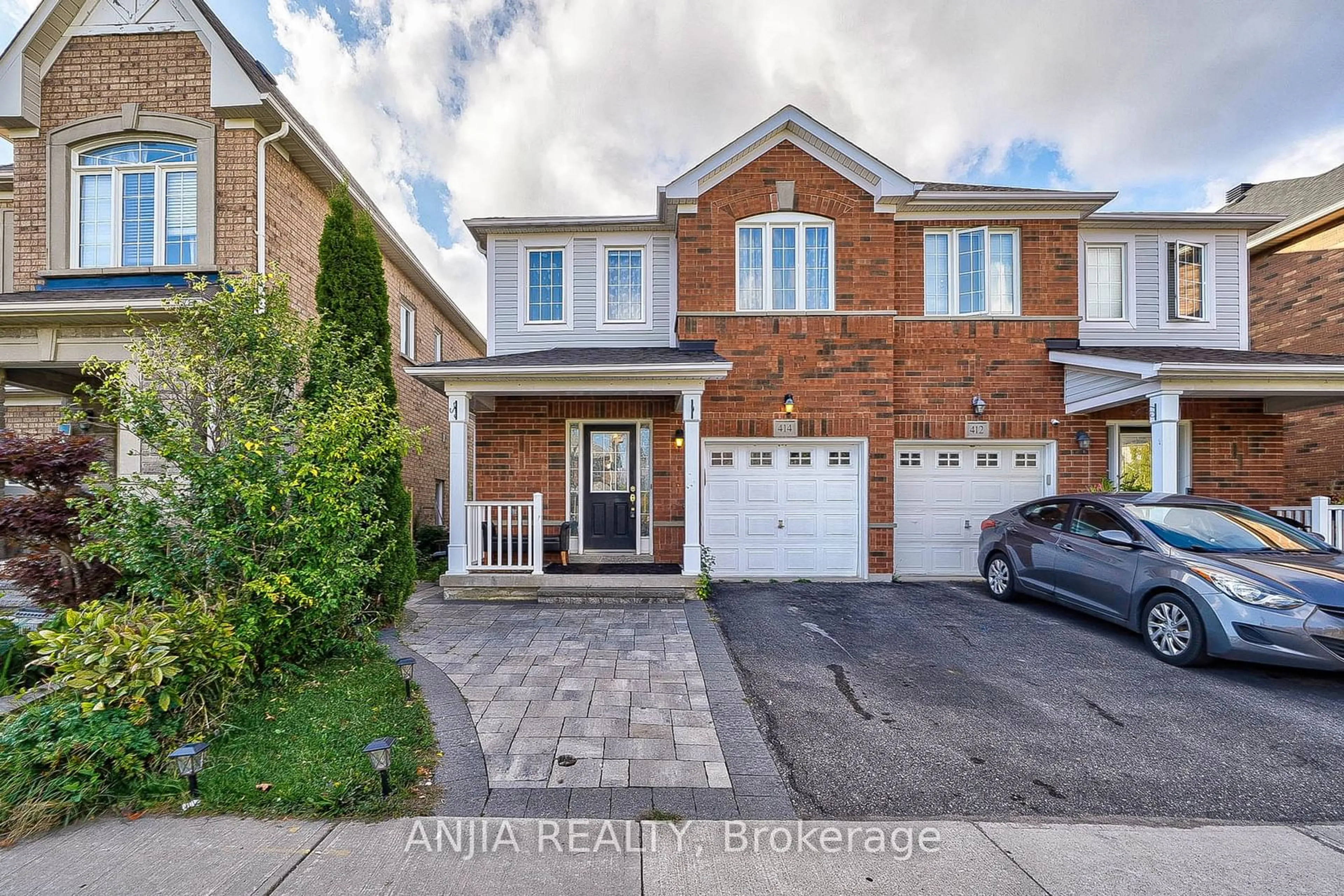 Home with brick exterior material for 414 Reeves Way Blvd, Whitchurch-Stouffville Ontario L4A 0H2