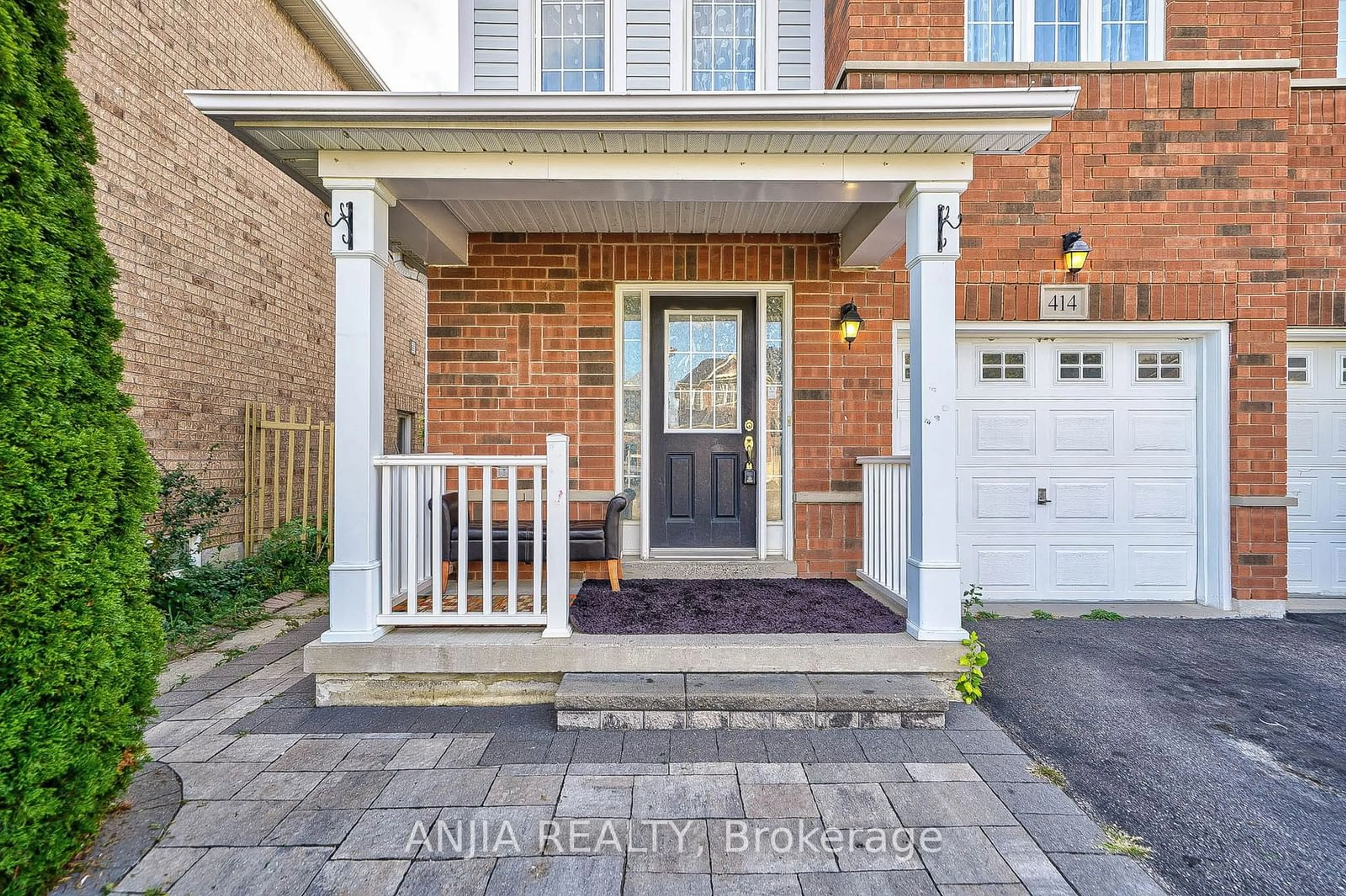 Home with brick exterior material for 414 Reeves Way Blvd, Whitchurch-Stouffville Ontario L4A 0H2