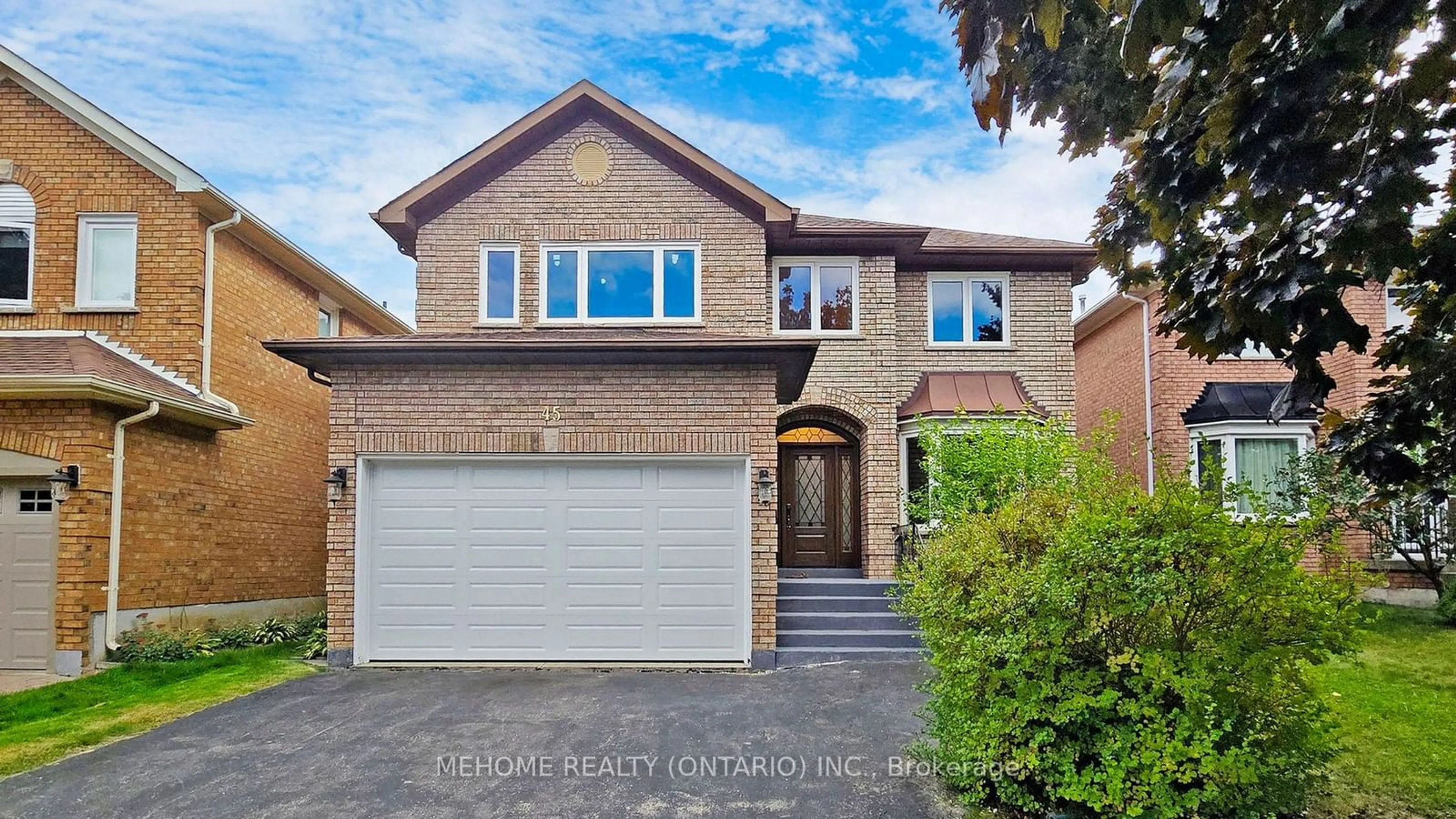 Home with brick exterior material for 45 Meadowcliffe Ave, Richmond Hill Ontario L4B 3E2