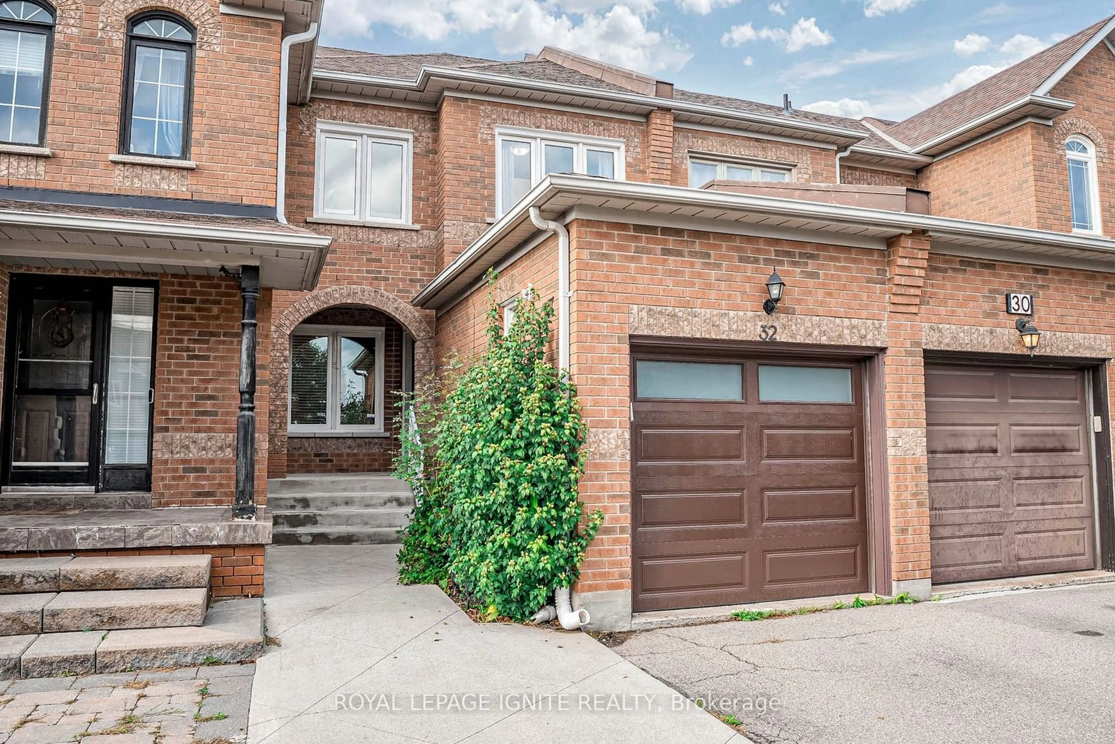 Home with brick exterior material for 32 Parktree Dr, Vaughan Ontario L6A 2K9