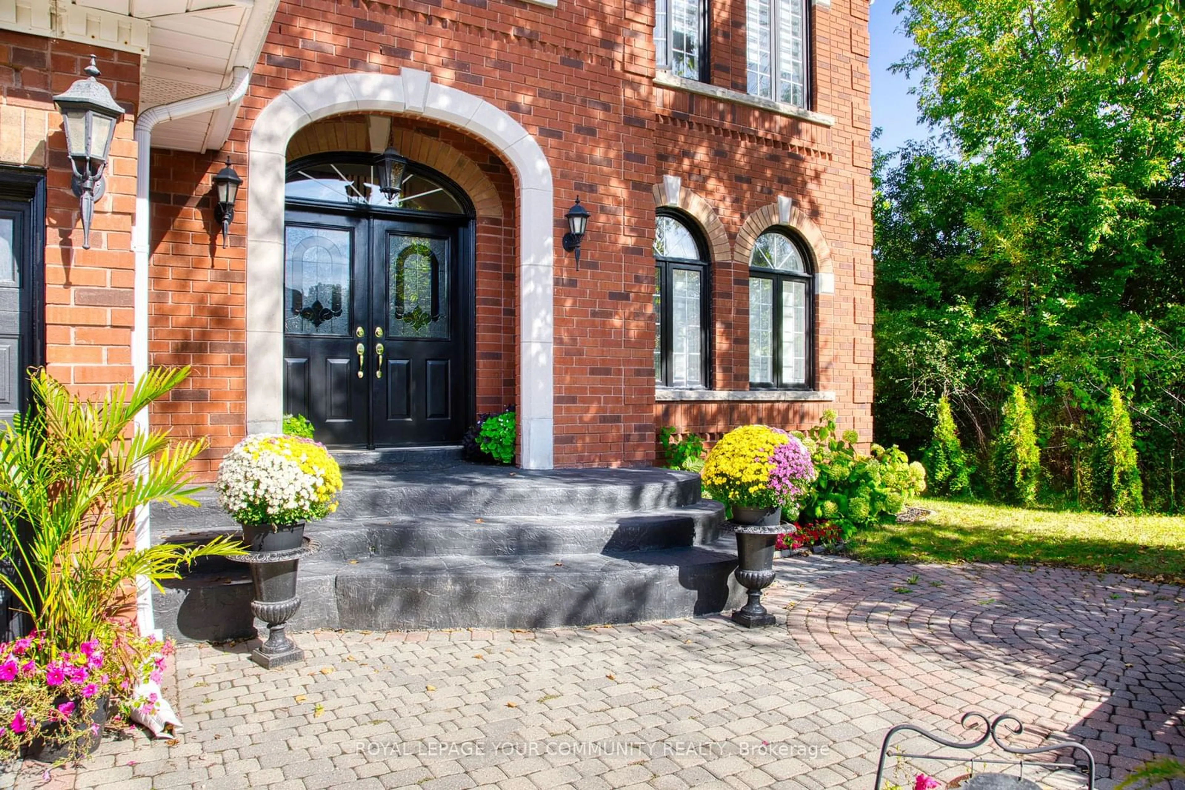 Home with brick exterior material for 130 Grey Alder Ave, Richmond Hill Ontario L4B 3P9