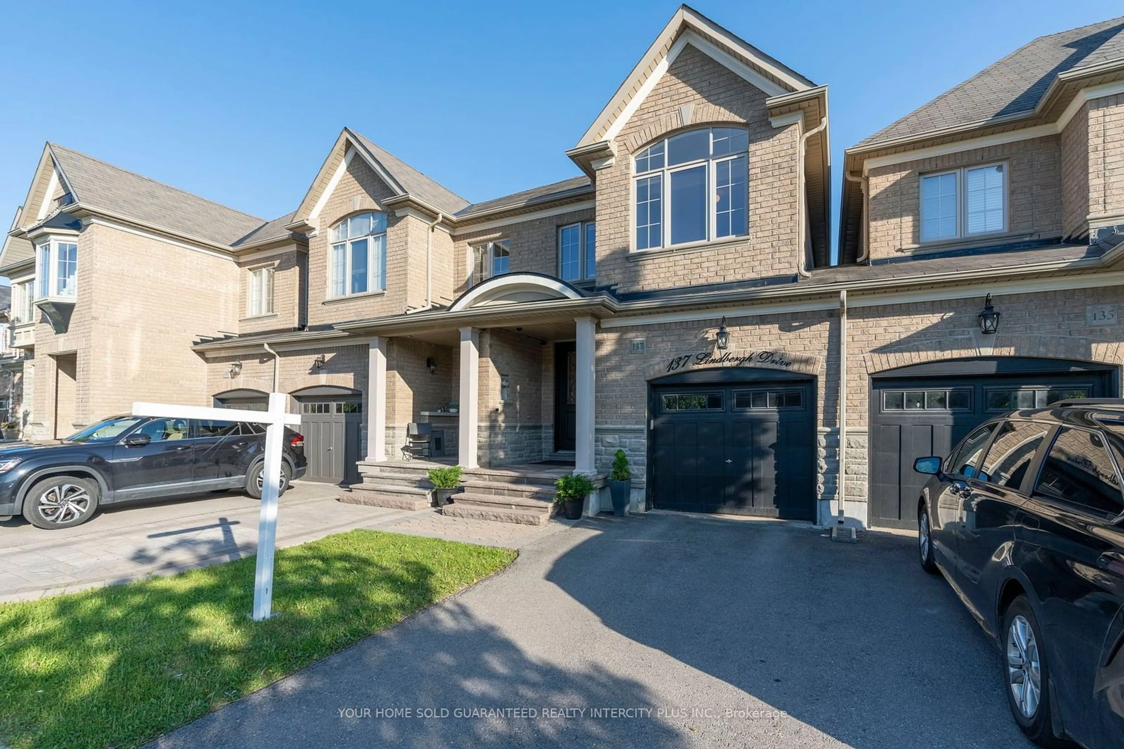 Frontside or backside of a home, the street view for 137 Lindbergh Dr, Vaughan Ontario L4H 3L7