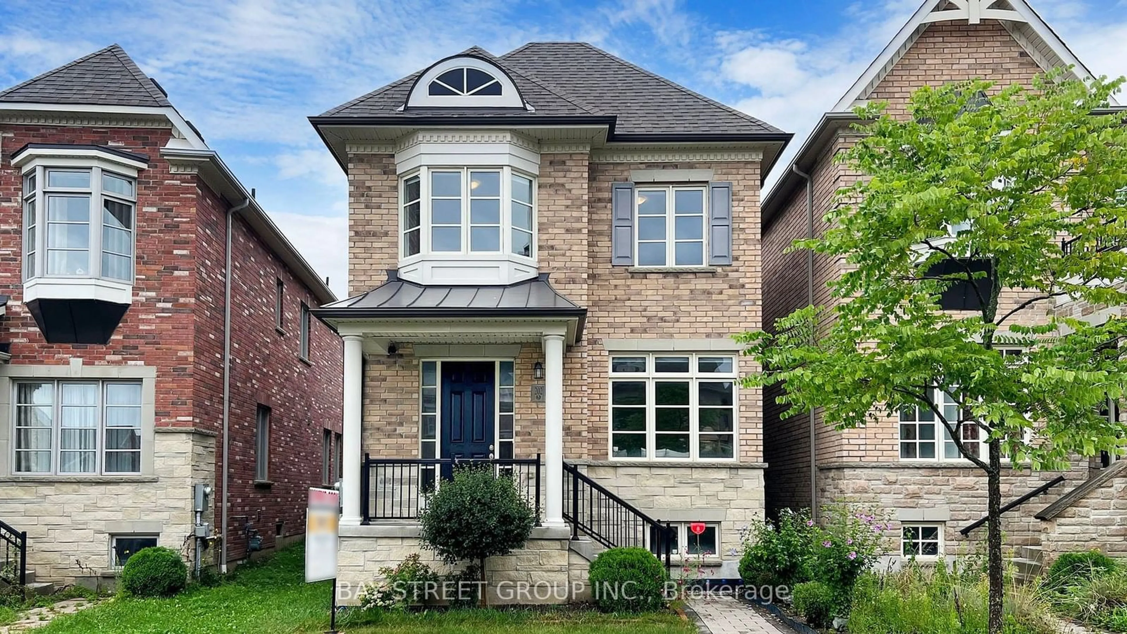 Home with brick exterior material for 202 Paradelle Dr, Richmond Hill Ontario L4E 1E7