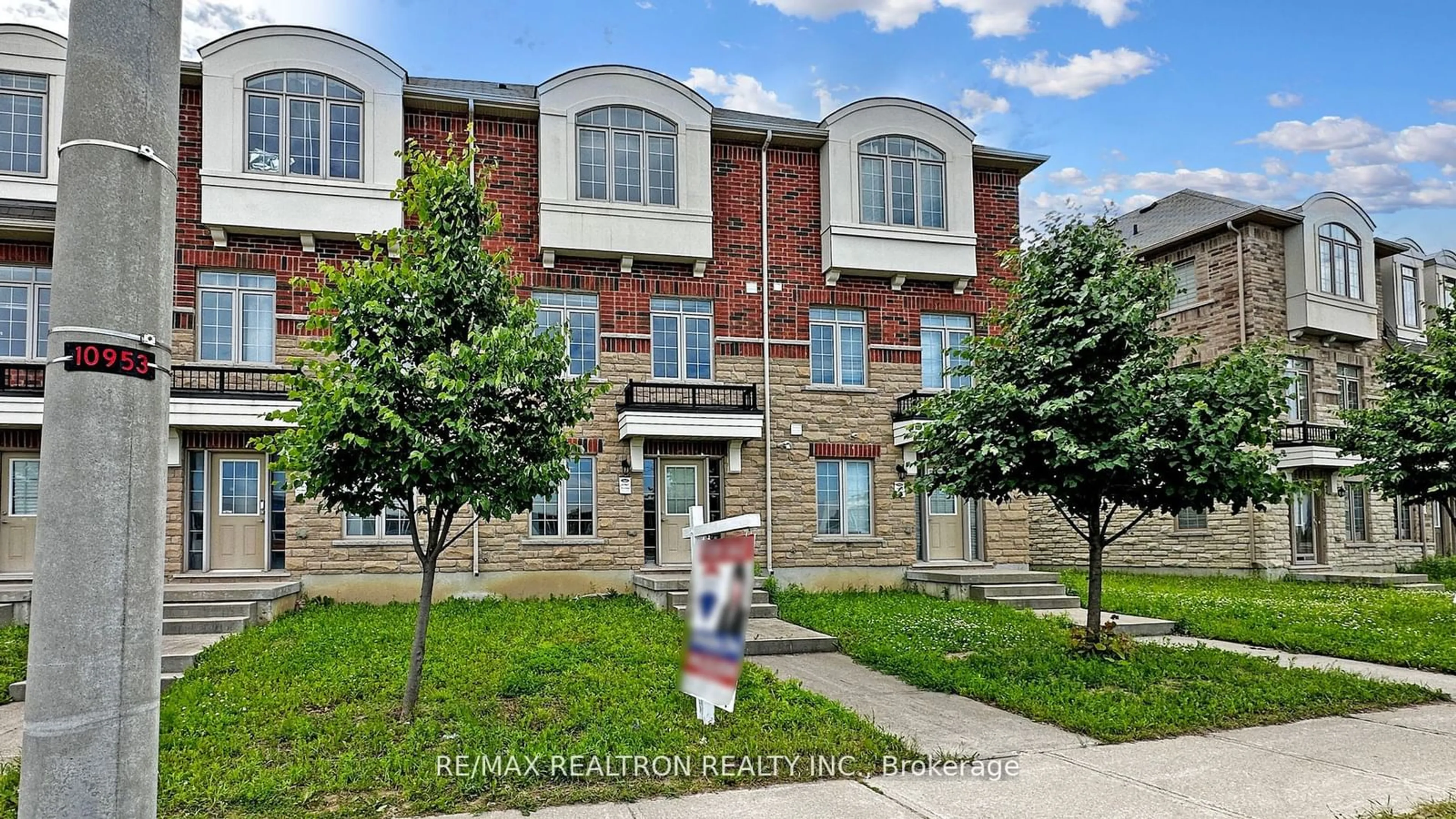 A pic from exterior of the house or condo for 10967 Woodbine By-Pass Ave, Markham Ontario L6C 0H9