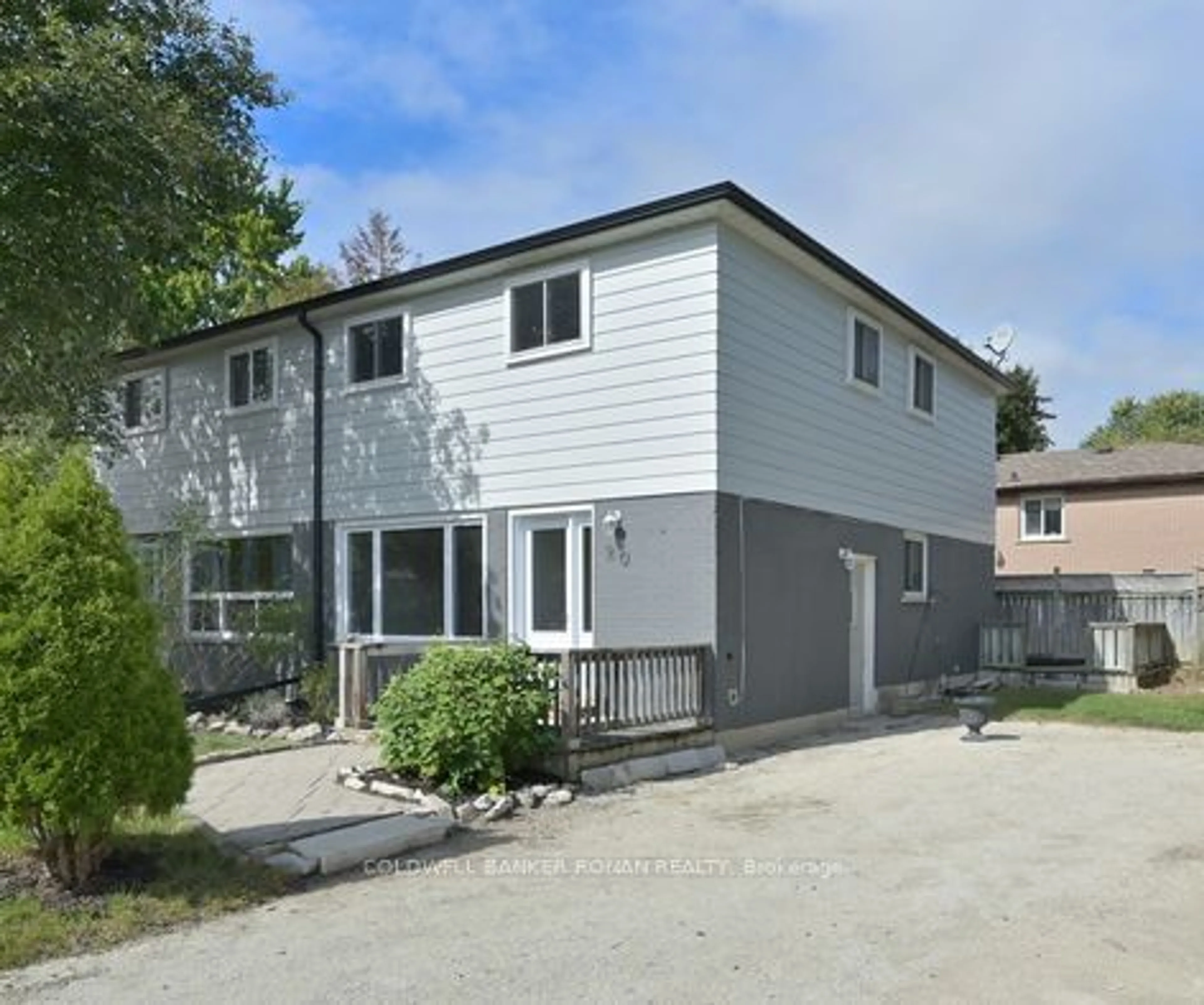 Frontside or backside of a home for 20 Eastern Ave, New Tecumseth Ontario L0G 1W0