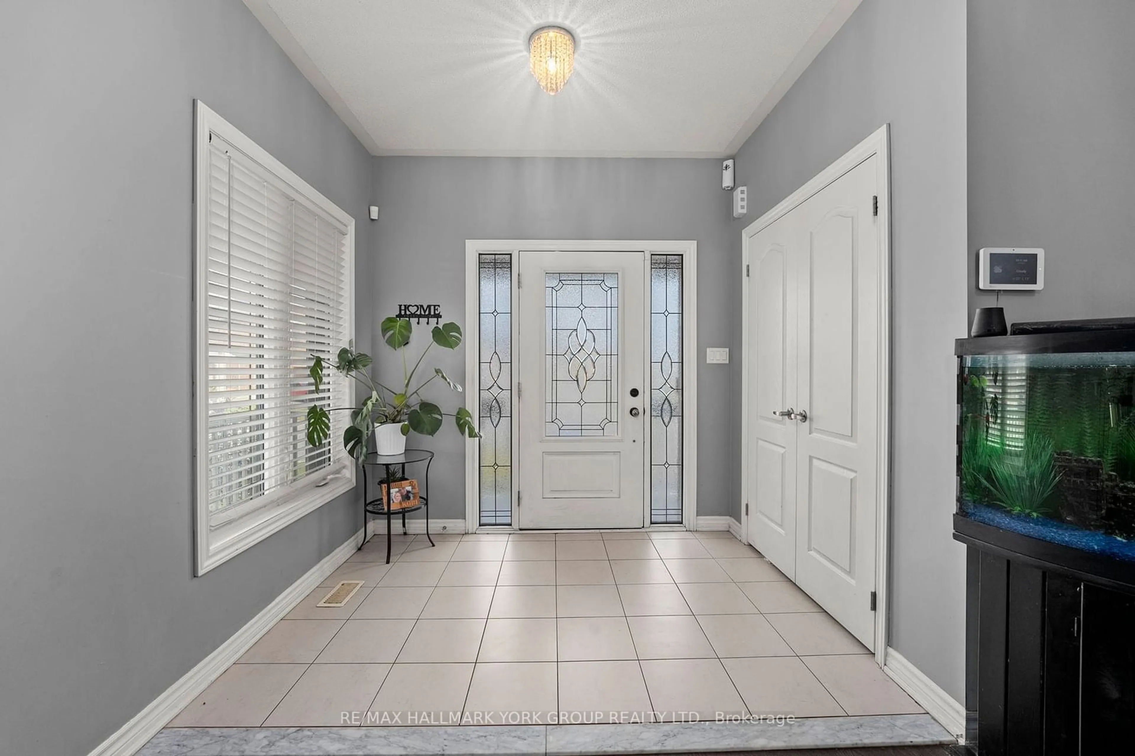 Indoor entryway, wood floors for 1 Furniss St, Brock Ontario L0K 1A0