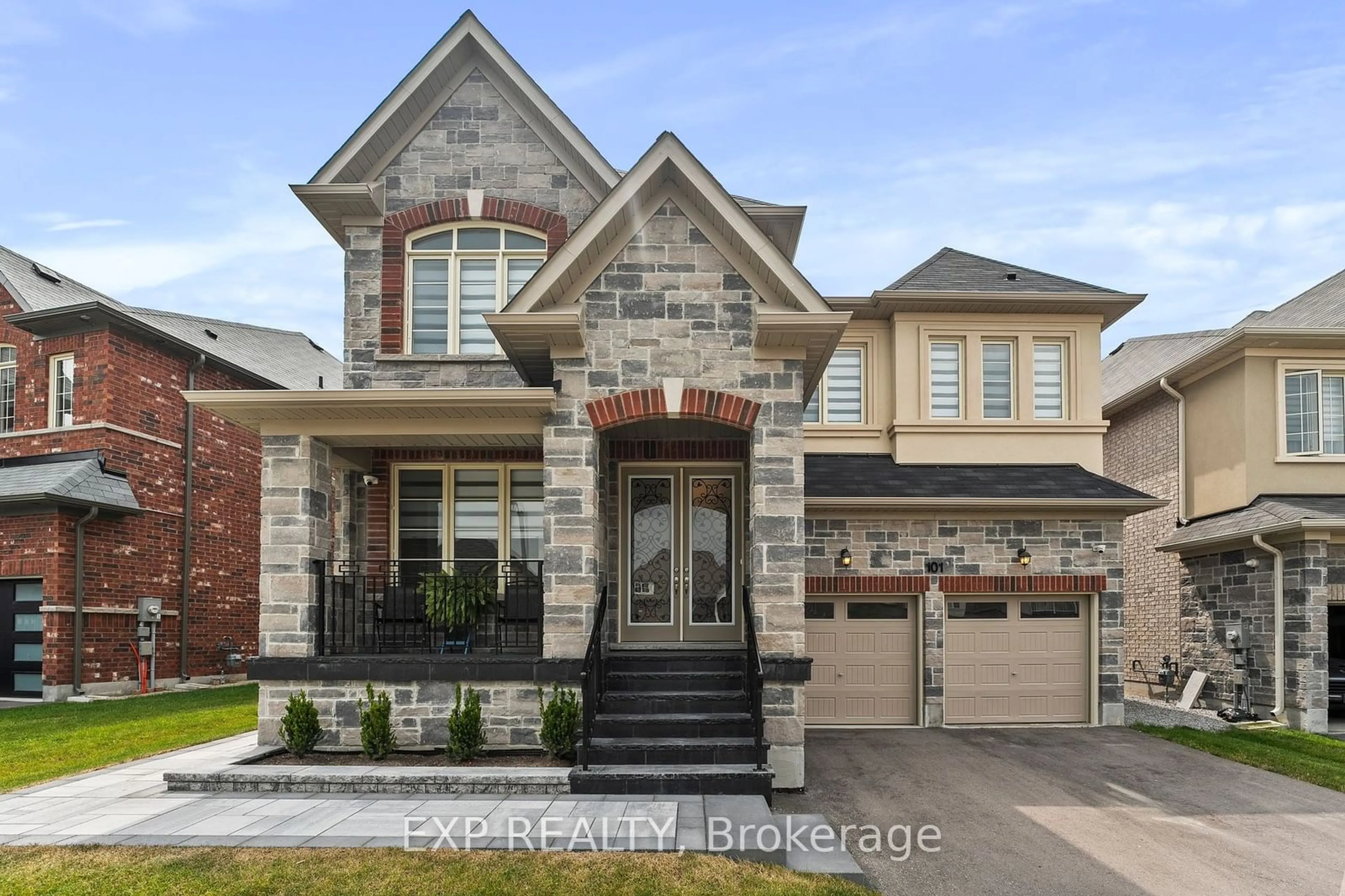 Home with brick exterior material for 101 Kingknoll Cres, Georgina Ontario L4P 0H8