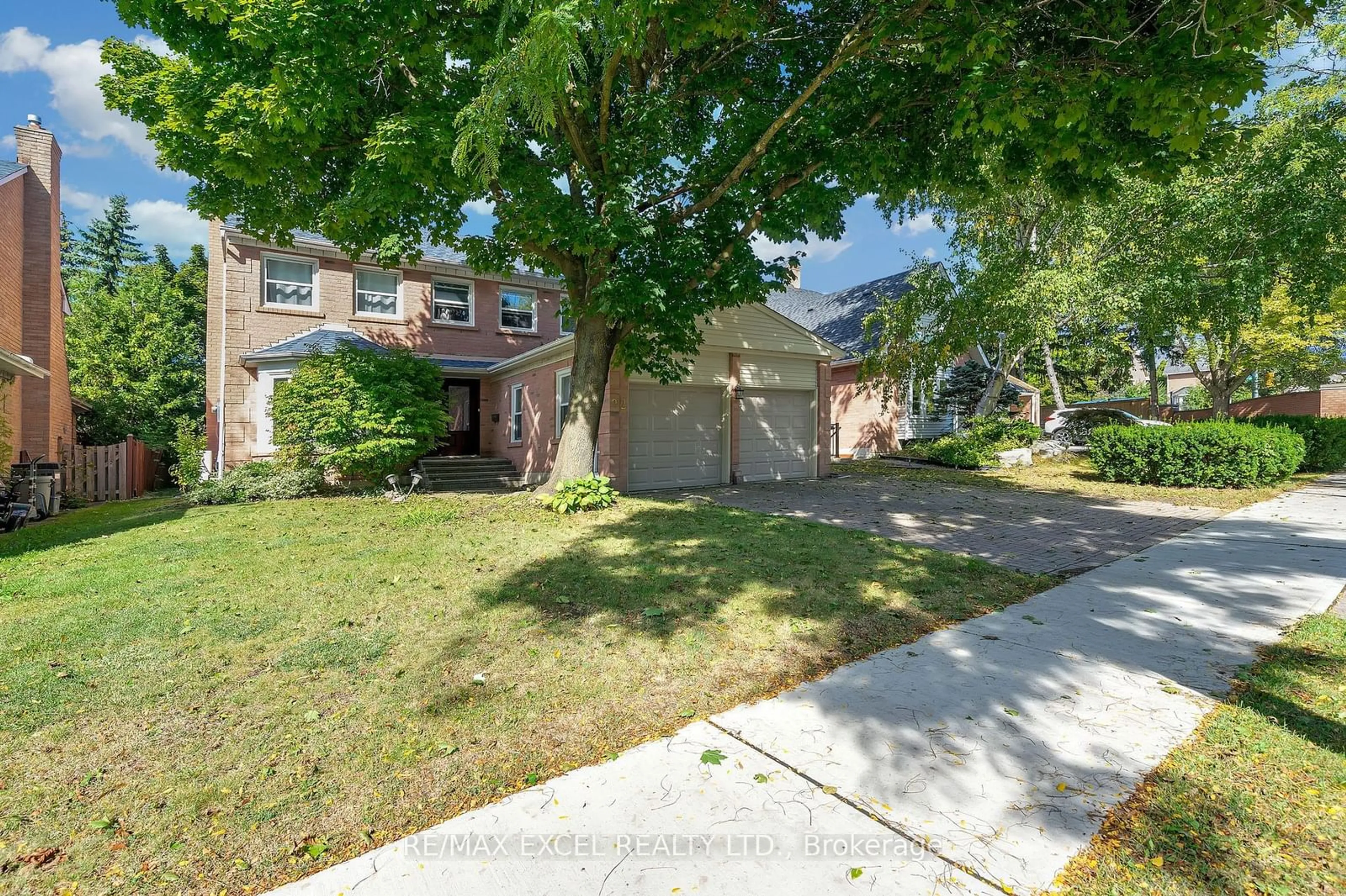 Frontside or backside of a home for 22 The Bridle Tr, Markham Ontario L3R 4E9