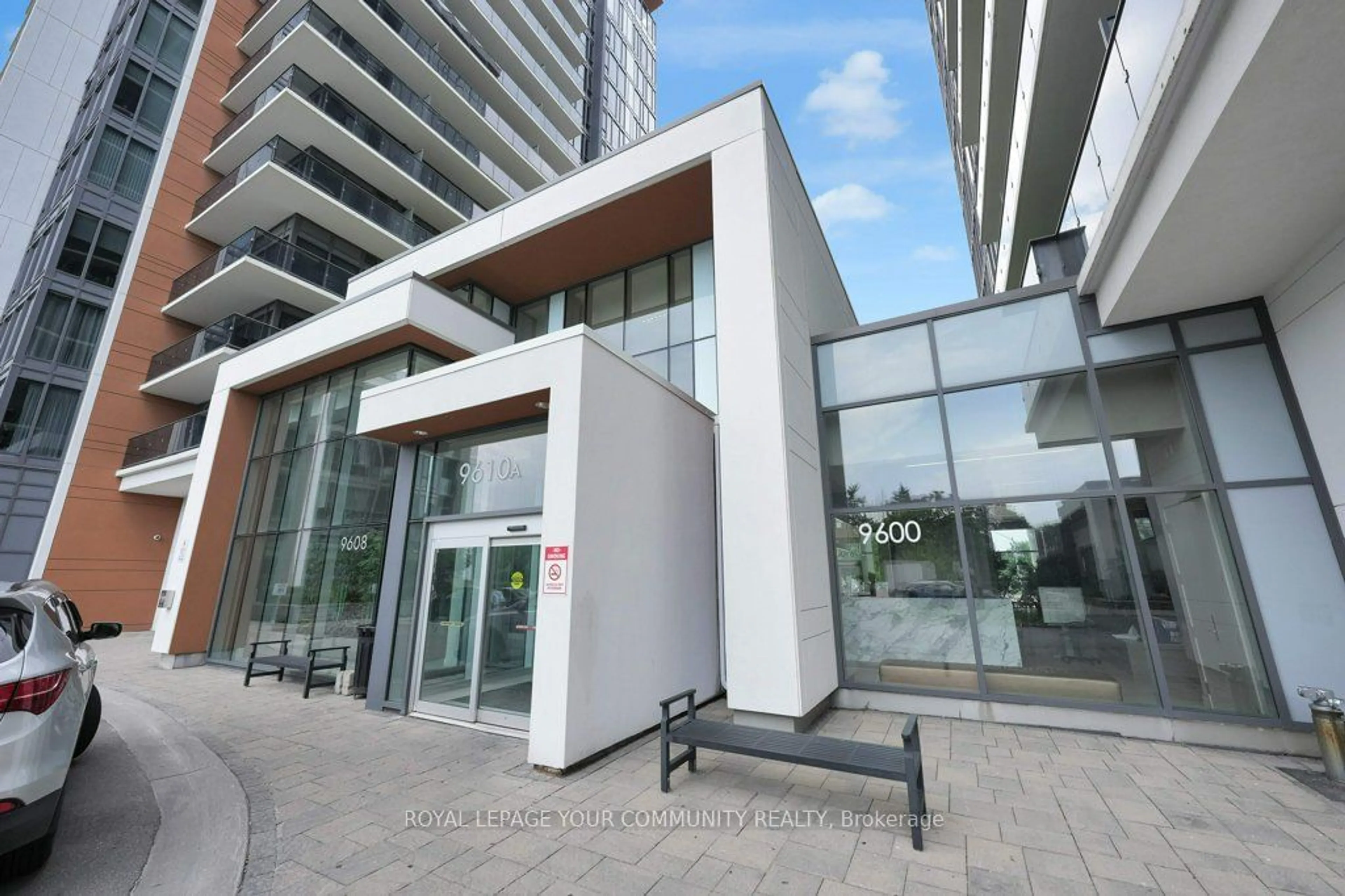 A pic from exterior of the house or condo, the front or back of building for 9600 Yonge St #711B, Richmond Hill Ontario L4C 0X3