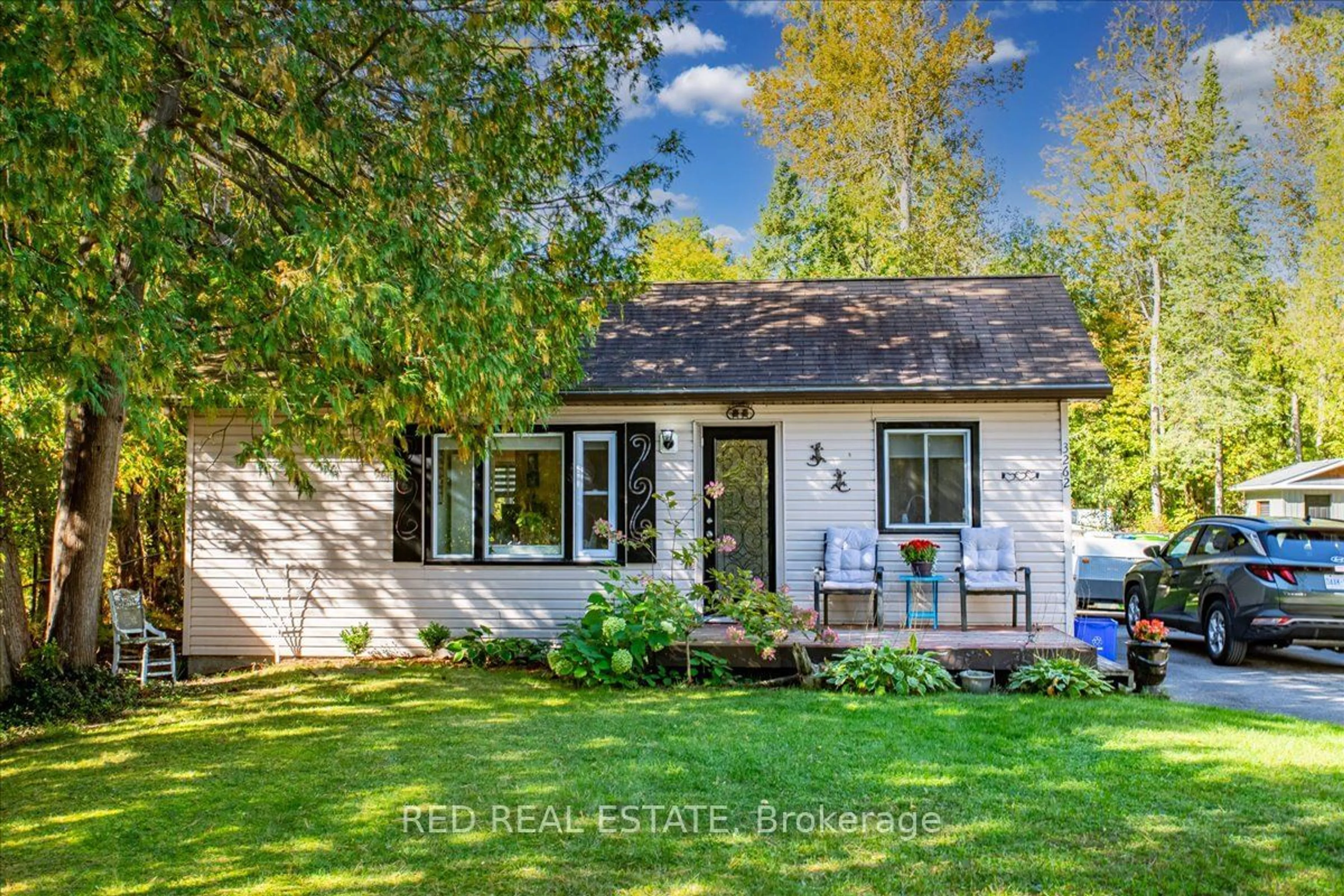 Frontside or backside of a home, cottage for 3262 Beach Ave, Innisfil Ontario L9S 2K6