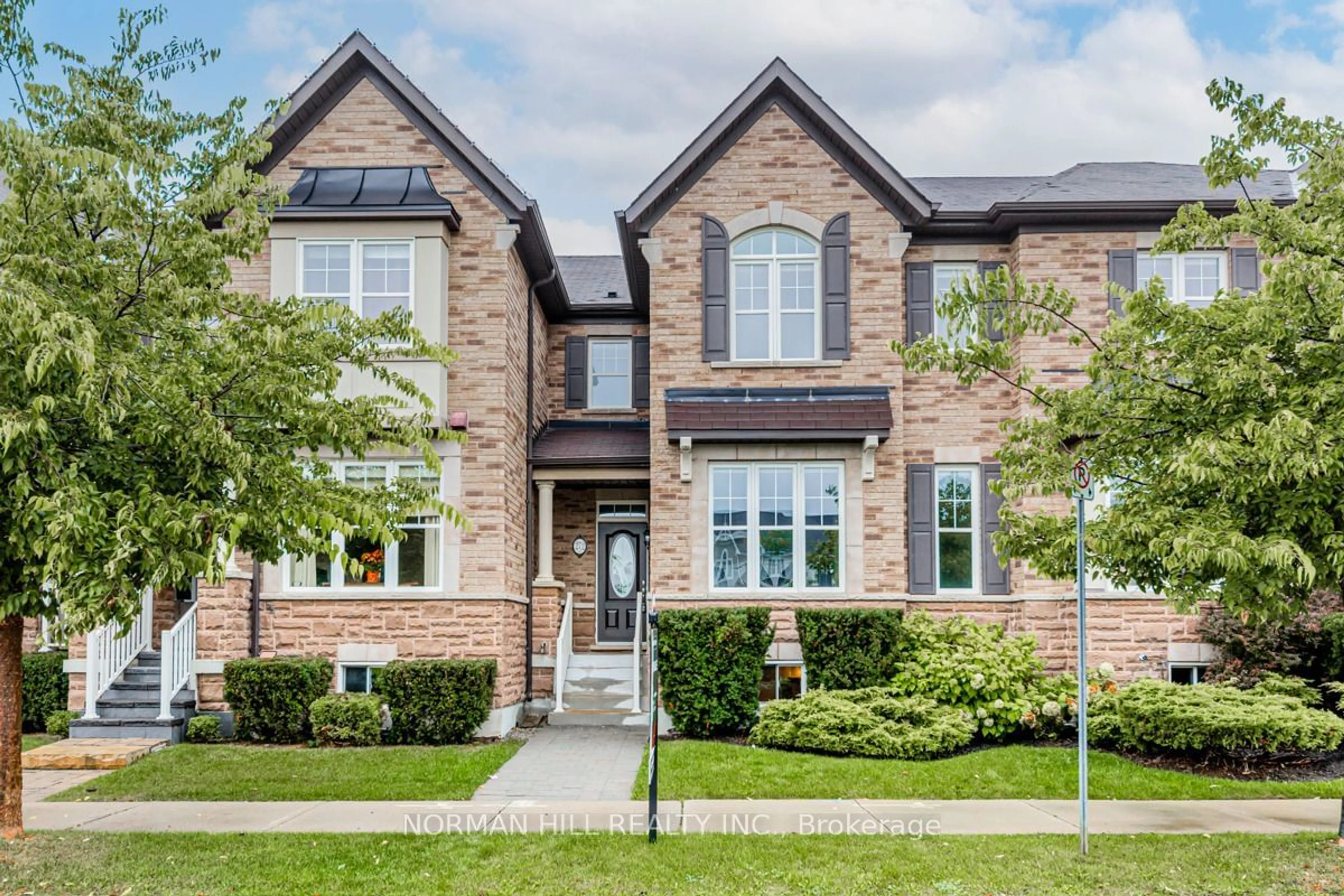 Home with brick exterior material for 272 Riverlands Ave, Markham Ontario L6B 0W2