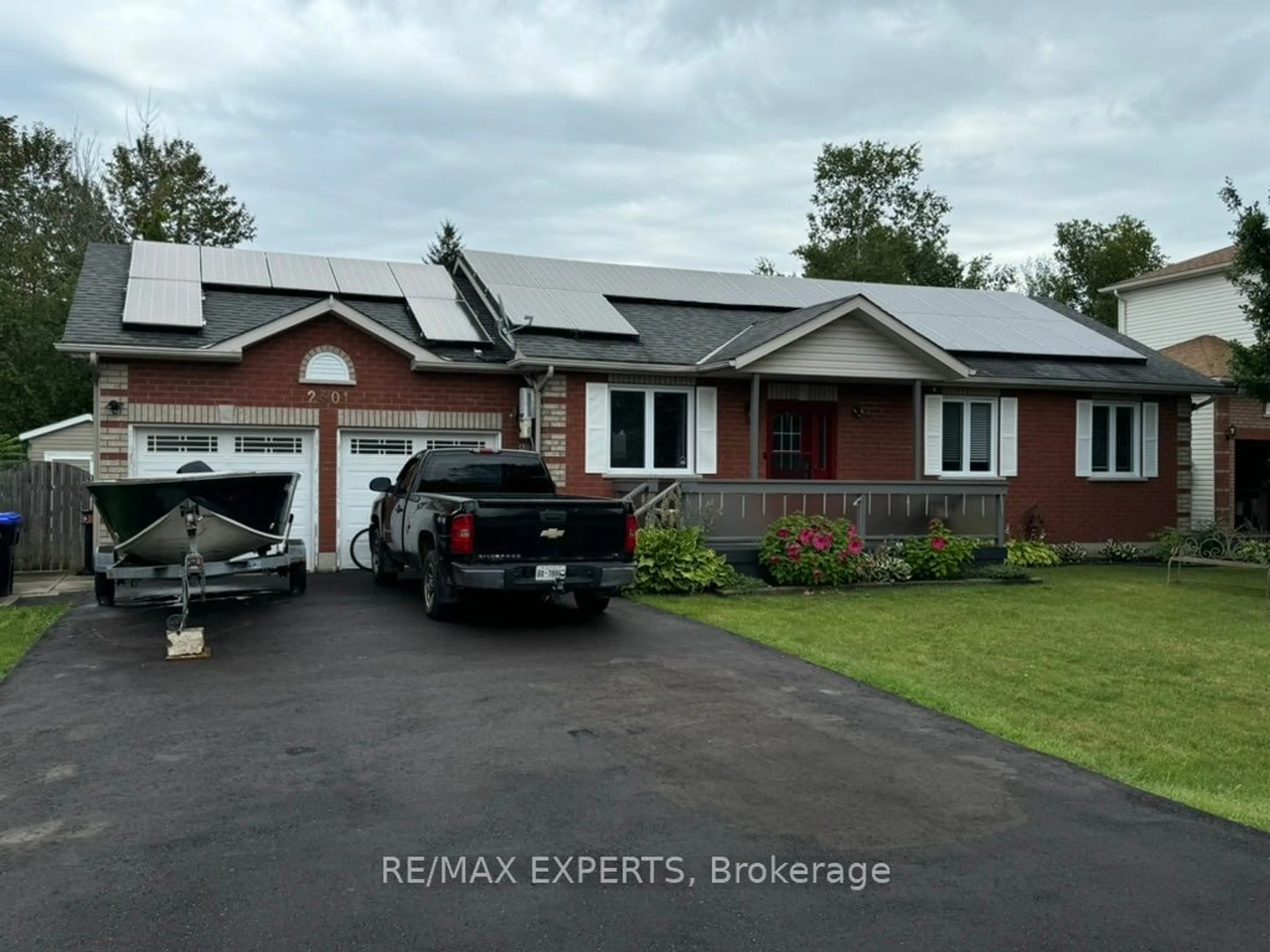 Frontside or backside of a home, cottage for 2501 Holiday Way, Innisfil Ontario L9S 2H4