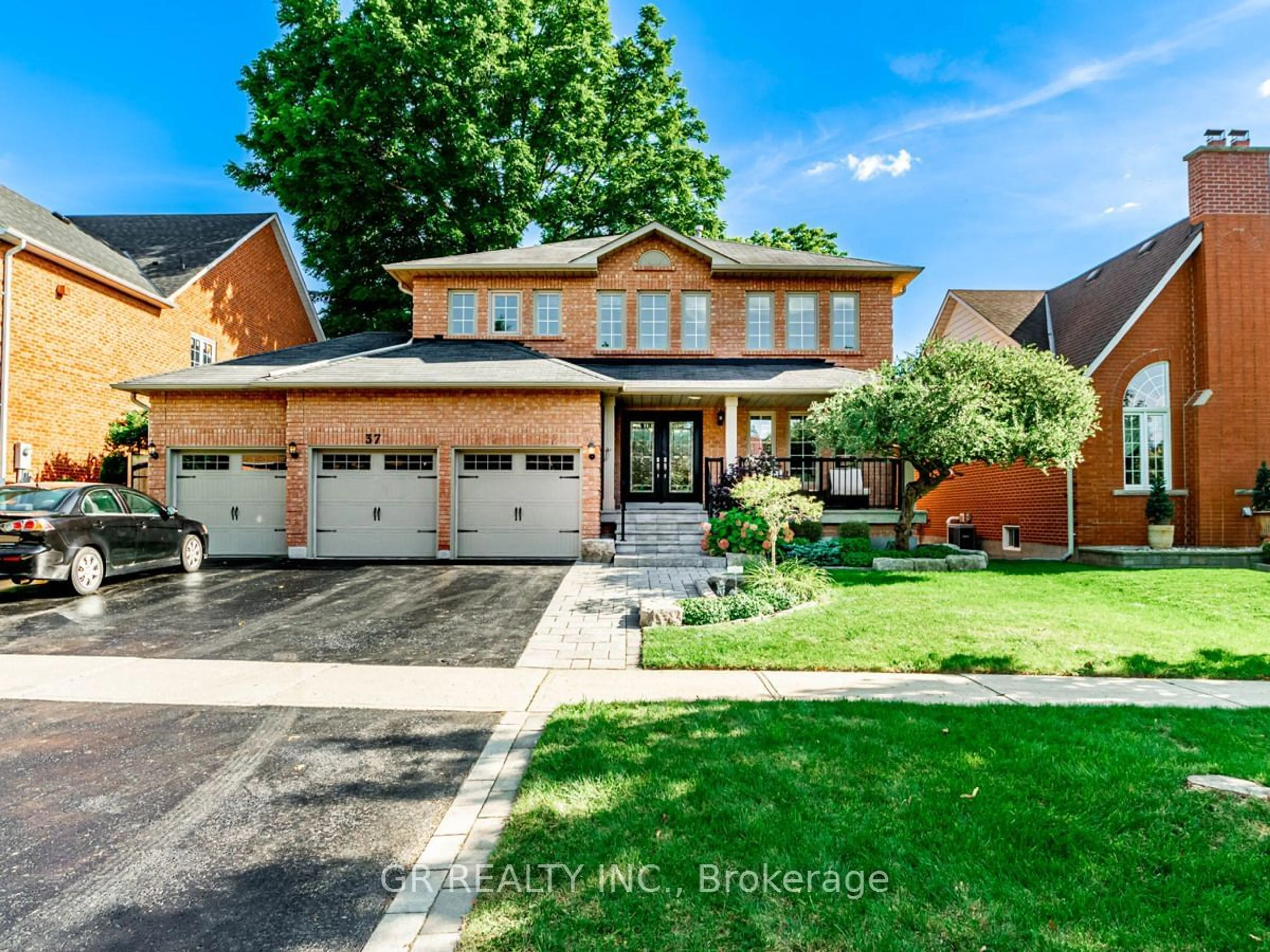 Frontside or backside of a home, the street view for 37 Captain Armstrong Lane, Markham Ontario L3P 3E1