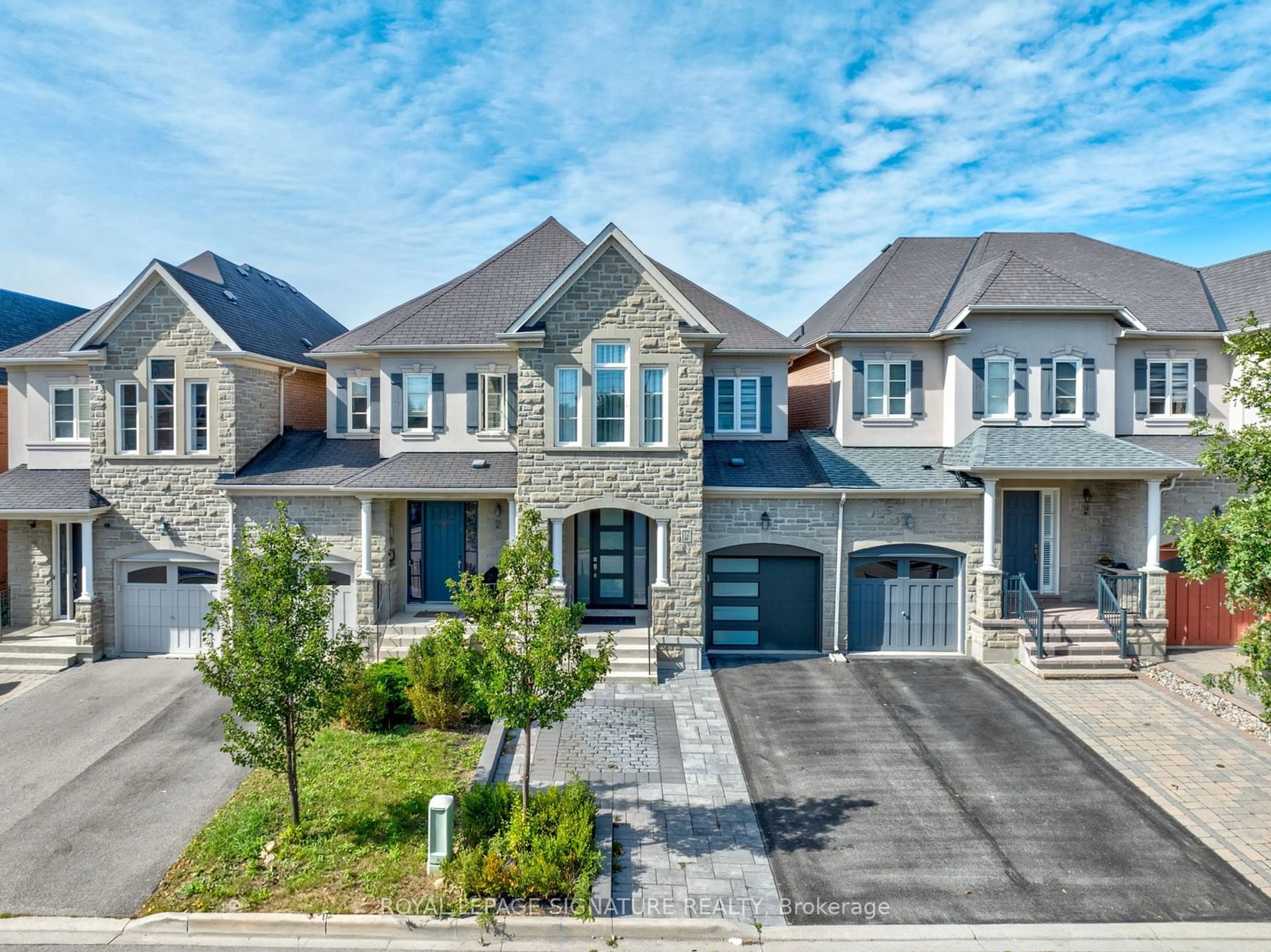 Home with brick exterior material for 72 Mill River Dr, Vaughan Ontario L6A 0Z1