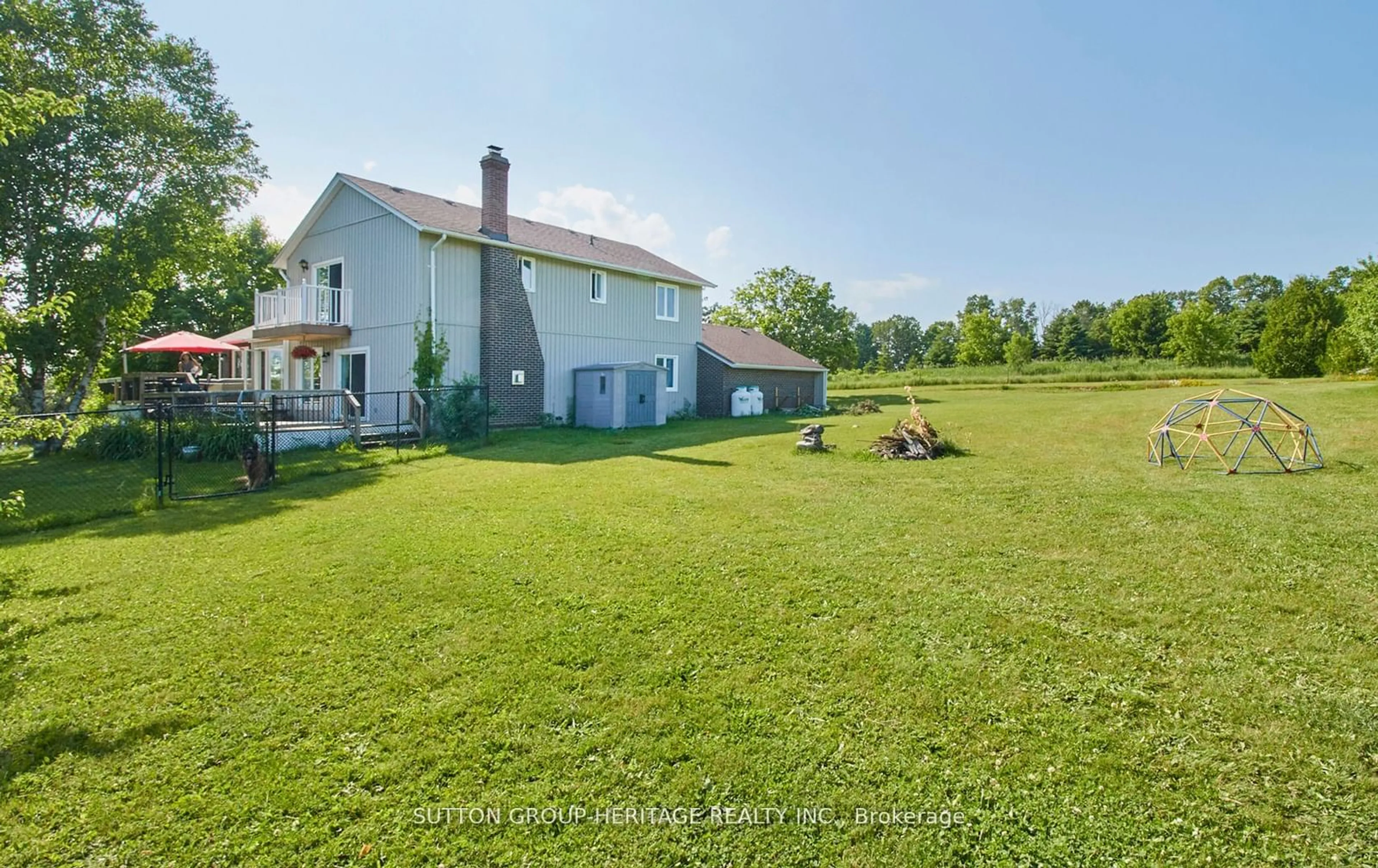 Fenced yard for 15855 Kydd Rd, Uxbridge Ontario L0C 1H0