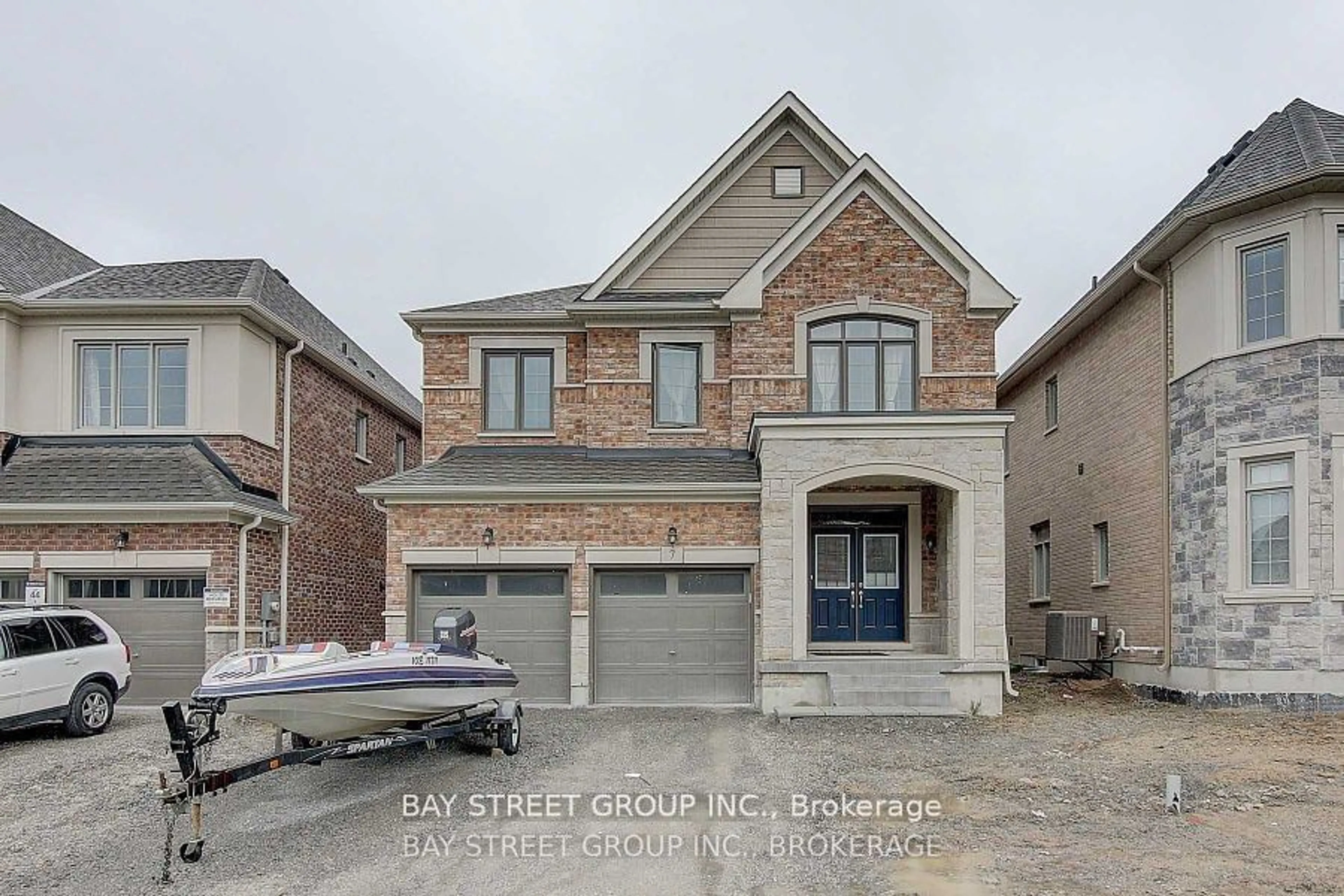 Home with brick exterior material for 7 Yarrow Lane, East Gwillimbury Ontario L9N 0T4