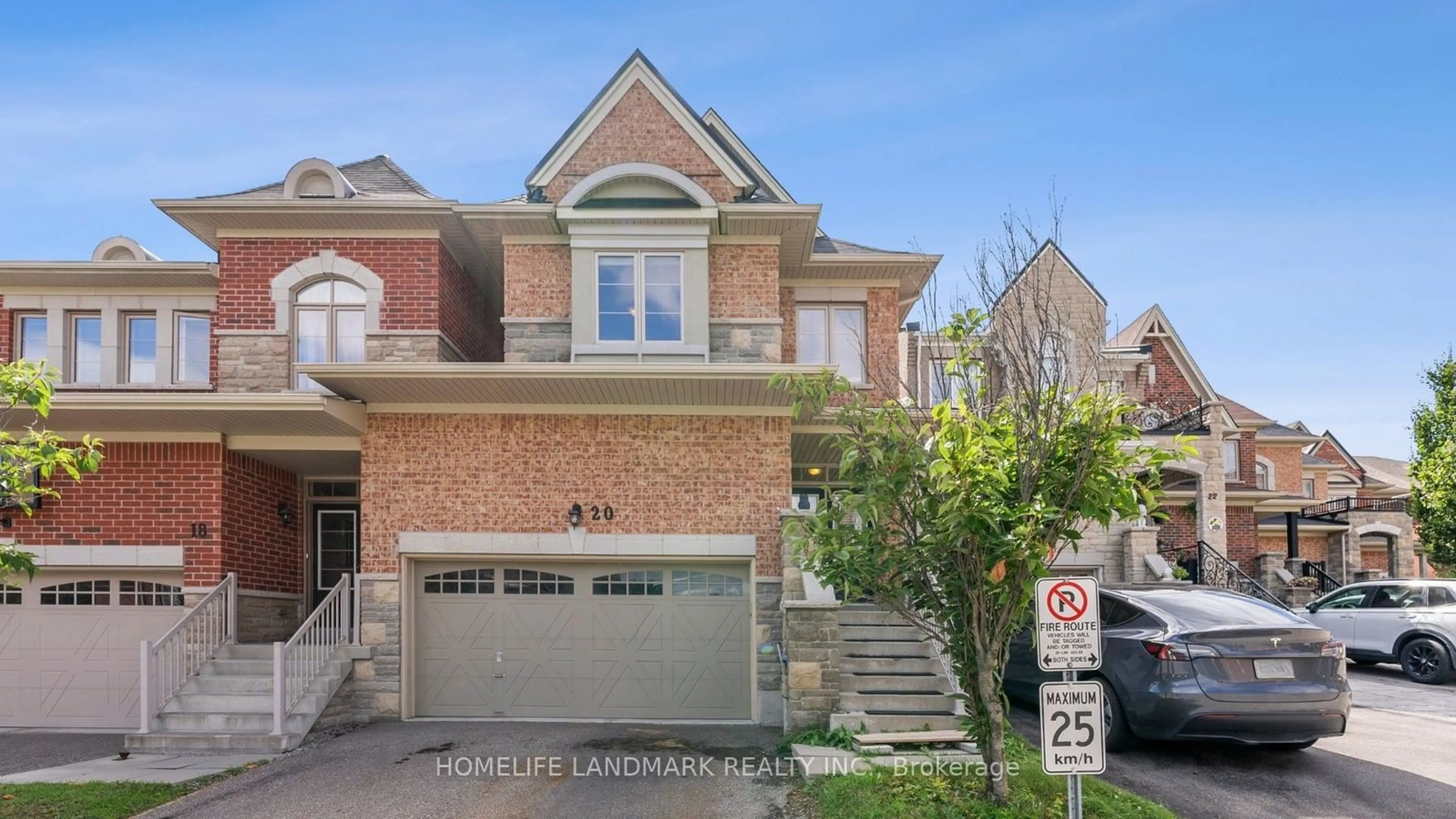 A pic from exterior of the house or condo, the street view for 20 Mack Clement Lane, Richmond Hill Ontario L4S 0G2