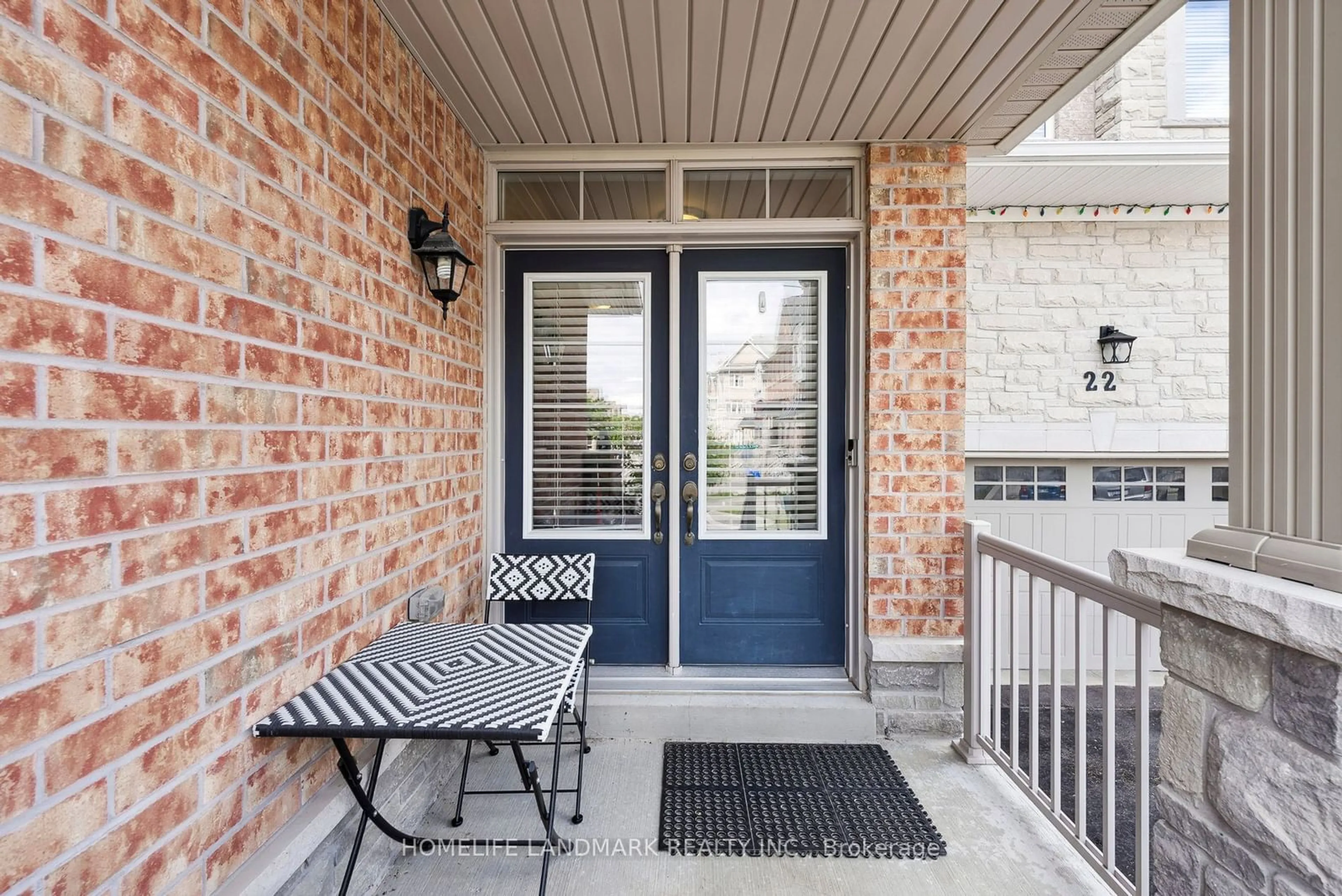 Indoor entryway, wood floors for 20 Mack Clement Lane, Richmond Hill Ontario L4S 0G2