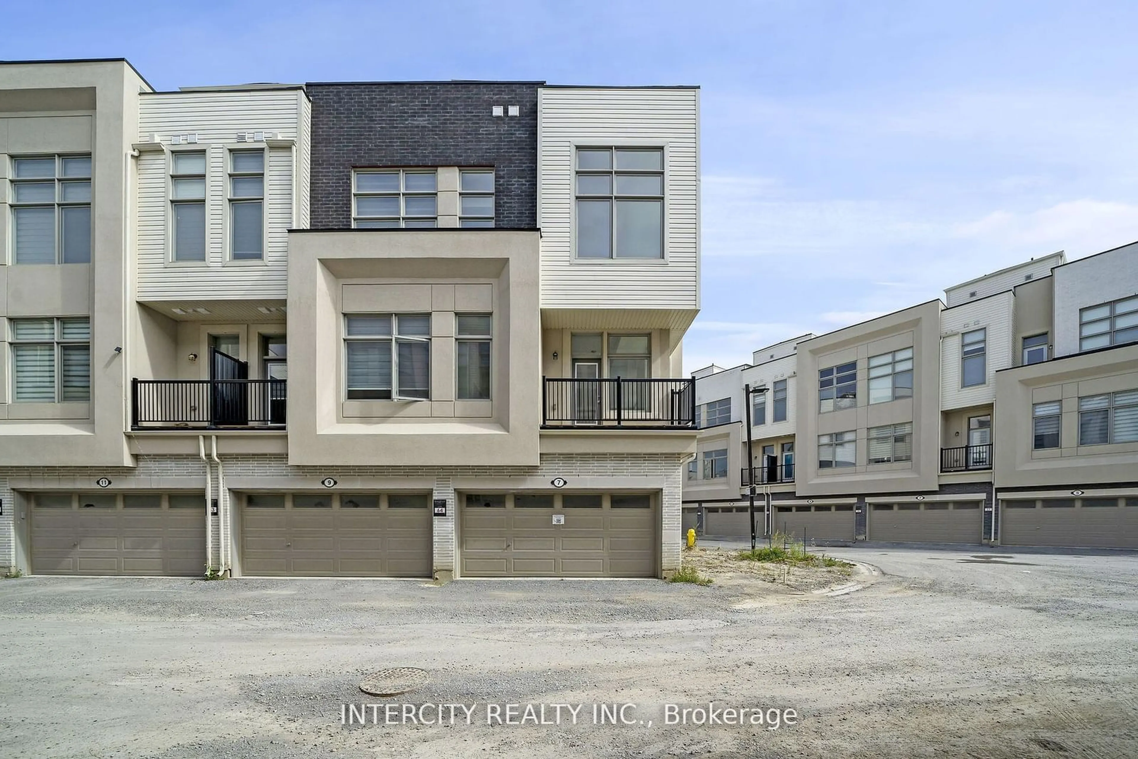 A pic from exterior of the house or condo, the street view for 7 Albert Firman Lane, Markham Ontario L6C 3B5