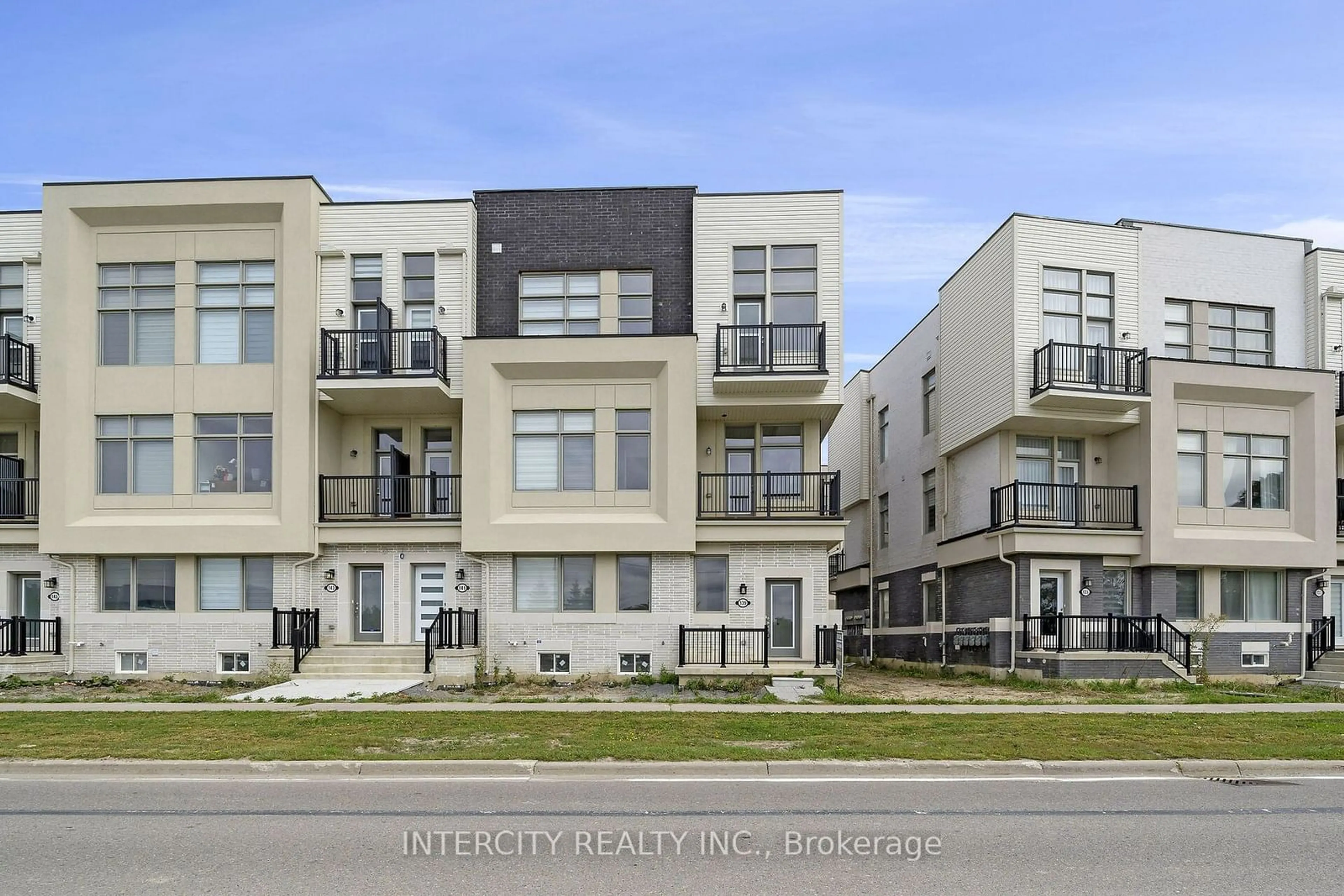 A pic from exterior of the house or condo for 139 Markland St, Markham Ontario L6C 3B5