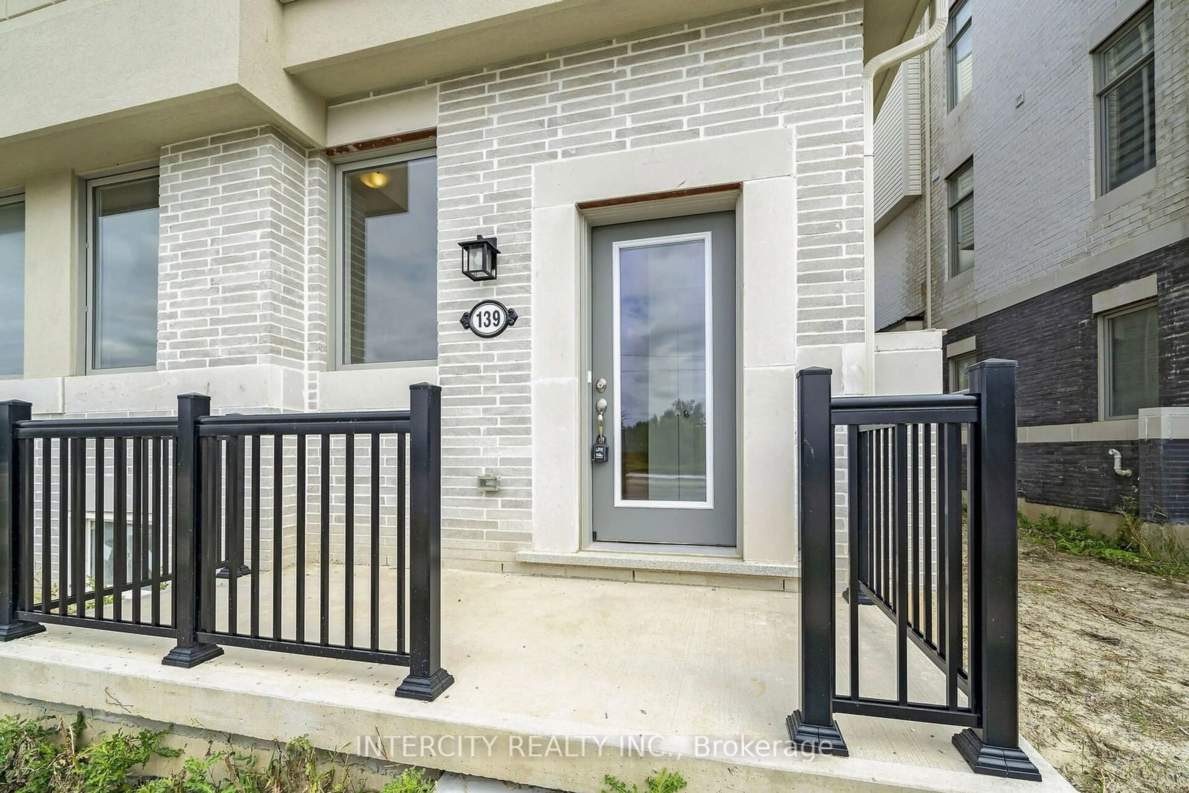 Indoor entryway, cement floor for 139 Markland St, Markham Ontario L6C 3B5