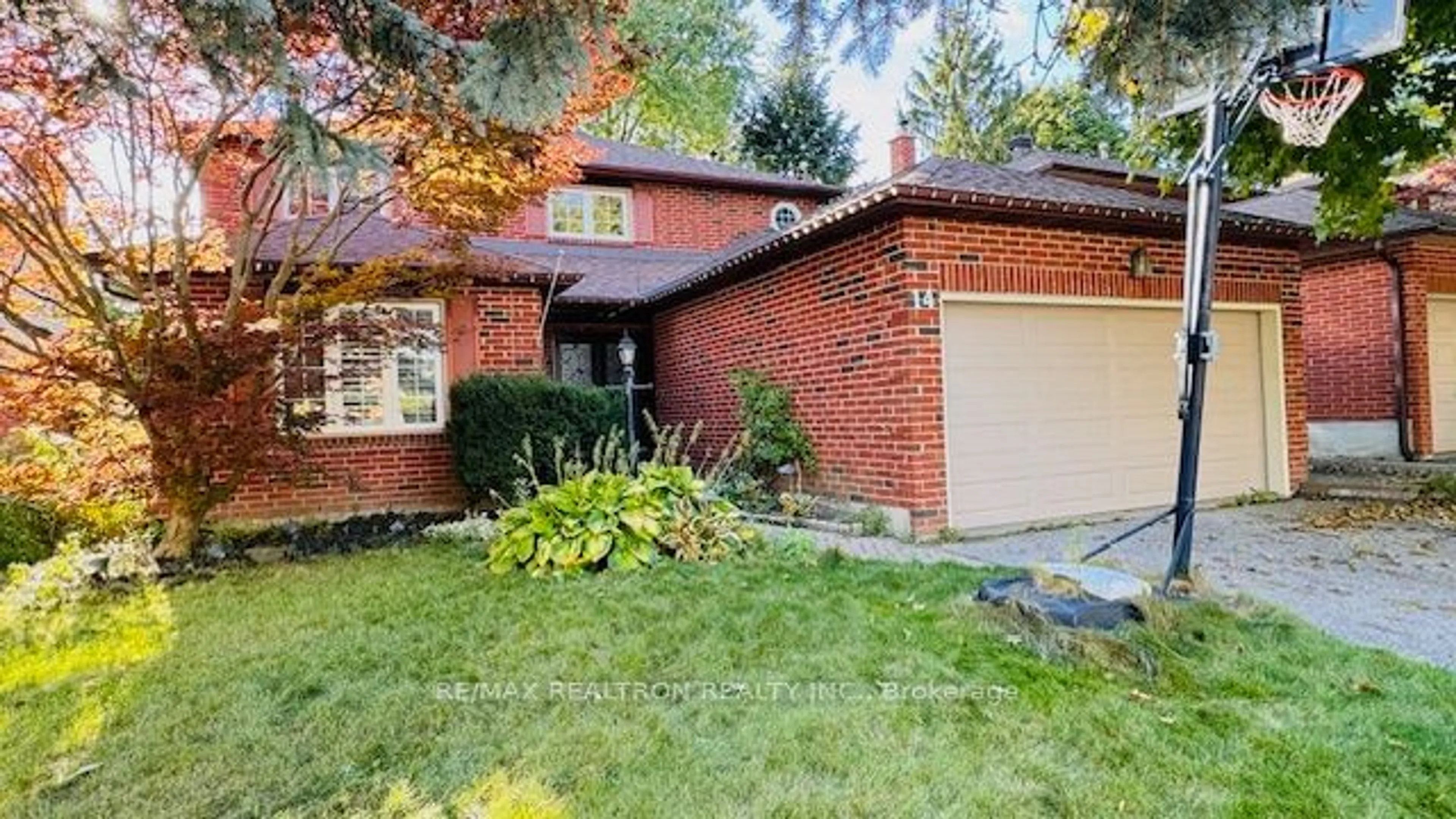 Home with brick exterior material for 14 Mintleaf Gate, Markham Ontario L3P 5X4