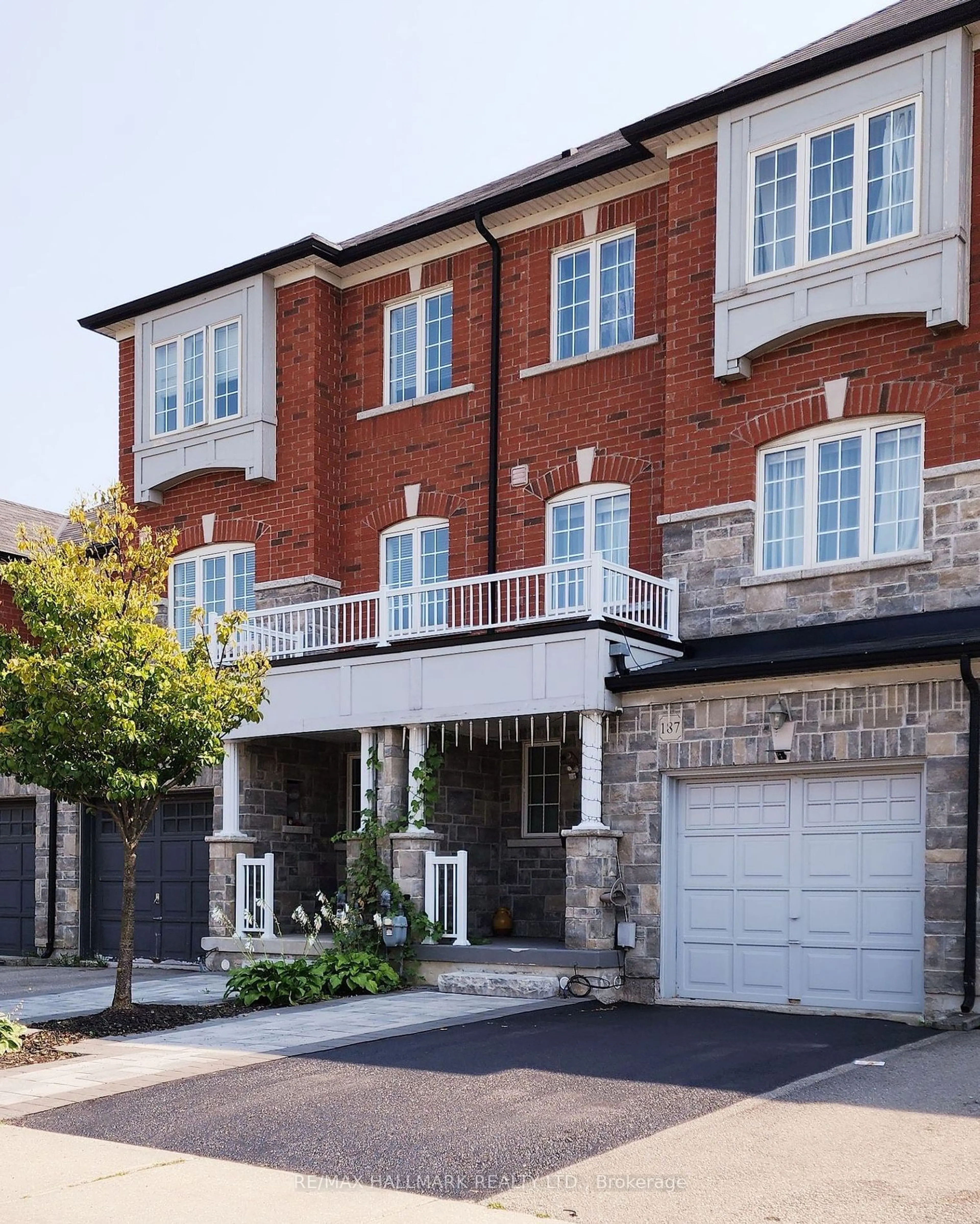 Home with brick exterior material for 187 Hawkview Blvd, Vaughan Ontario L4H 3S5